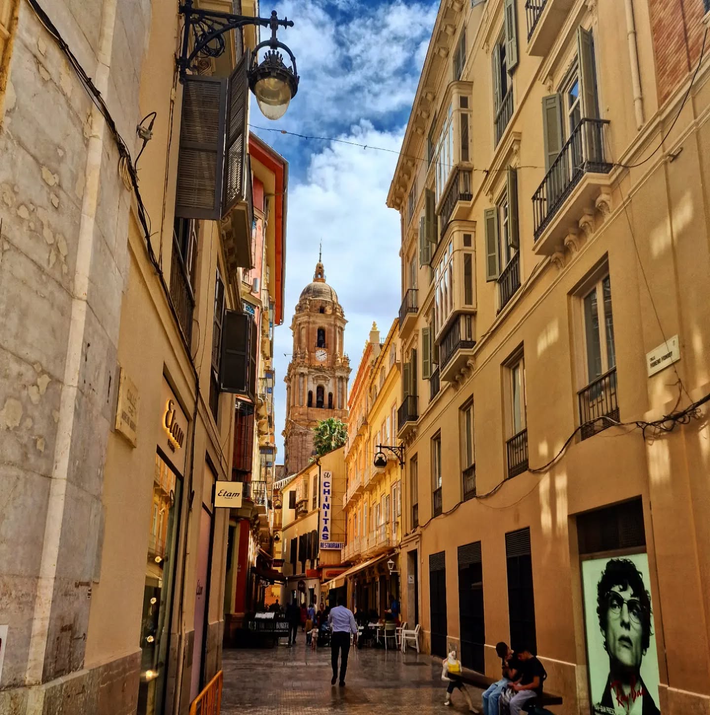 📍 Streets of Málaga 🔹️ Calle Moreno Monroy 🔝
❗️ The street honors José Moreno Monroy, architect of the well-known Calle Larios.
⏩️ This small, narrow street is home to several gastronomic establishments, and is called both "the tapas street" and "Málaga's food street".
.
.
.
.
.
.
#lovingmalaga #malaga #malagalife #malagaturismo #malagaspain #málaga #malagatoday #andalucia #ckmalagalife #ok_malaga #ok_andalucia #españa #spain #estaes_malaga #visitspain #visitmalaga #costadelsol #ok_spain #photosofmalaga #malagaconacento #spain_all_pics #lateandalucia #summervibes #travel #travelphotography #livelovespain #latemalaga #enamoratedemalaga #objetivoandalucia #latildedemalaga