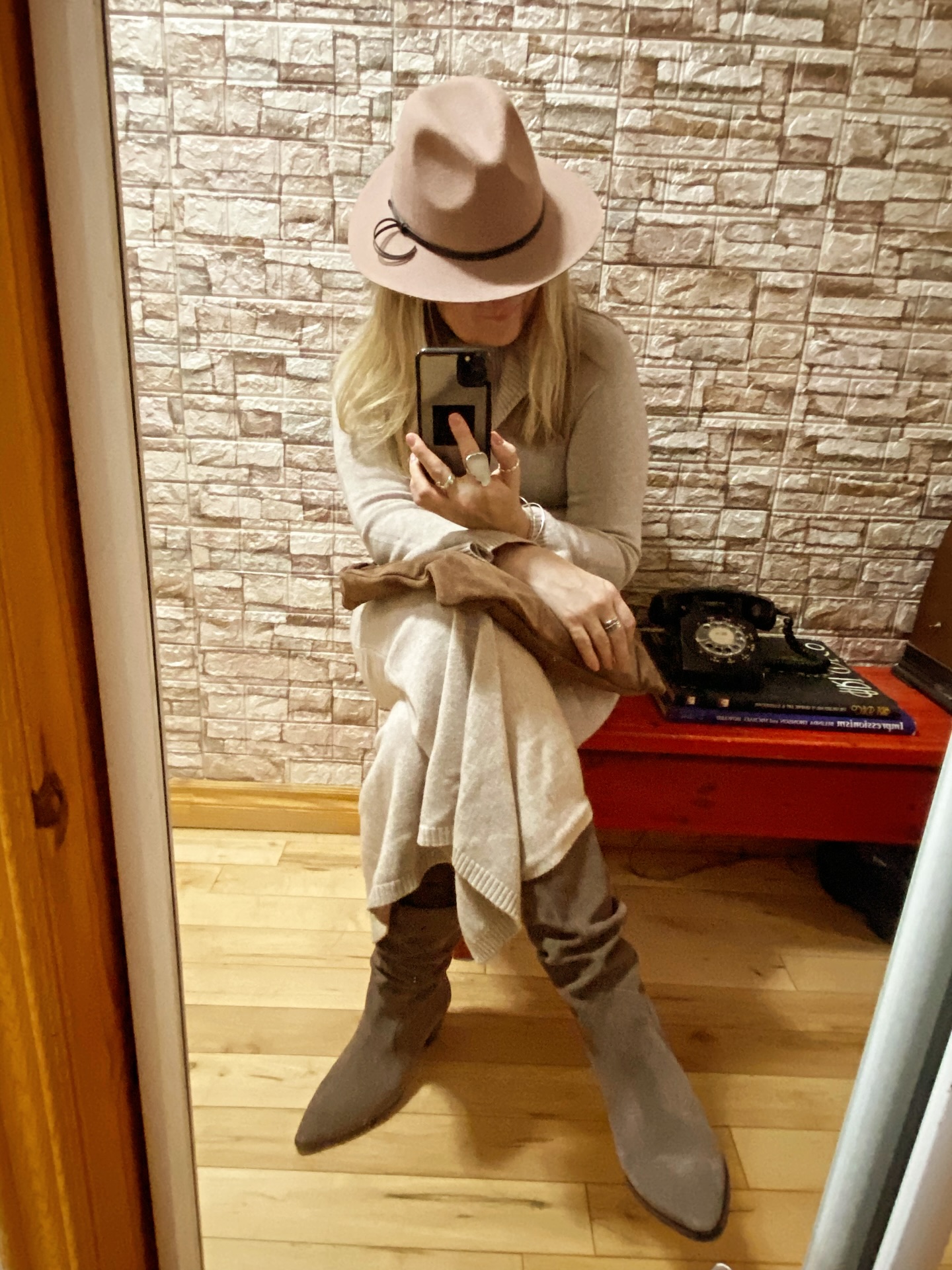 Hiya 👋🎩
xx
#thriftedfinds #thriftedhat