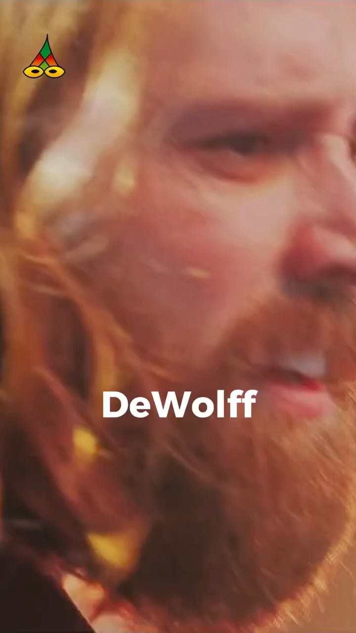 - DeWolff
Beste band van Nederland en Vlaanderen.
Rauw. Bezieling. Zonder omwegen.
Volg het Poëziejournaal: 🎥 ✍️ 🎵
Dichterlijke reportages:
sport, kunst, koken, klussen, handel, natuur, familie, vriend, vijand en de liefde.
Hilma ten Boske & Maurice Jonkers
#poeziejournaal #spokenword #muziek
#rocknroll #liveband #energie #ode
@013poppodium @studio.hilma @kunstmeel @dewolfficial