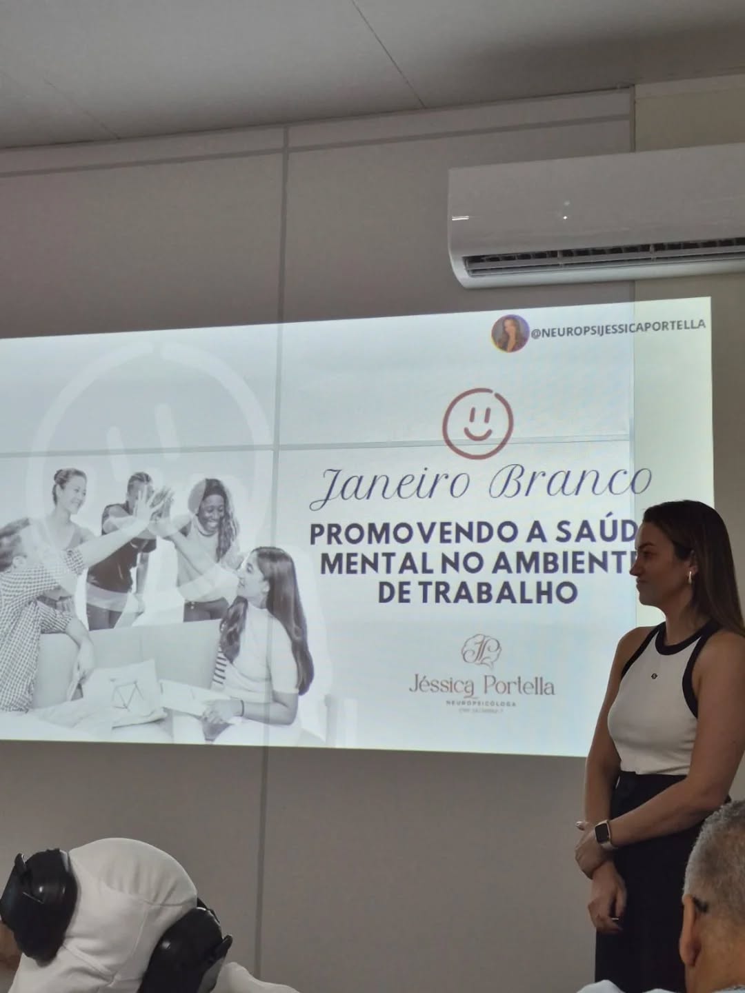 Janeiro Branco: A saúde mental também é prioridade no chão de fábrica.
Nós sabemos que a rotina dentro dos frigoríficos e abatedouros é intensa.
O foco, a agilidade e o esforço físico são constantes.
Mas o SINDMASSA MS lembra: a ferramenta mais importante de trabalho é você e a sua saúde — física e mental.
Por isso, o sindicato faz questão de estar presente e apoiar as ações do Janeiro Branco nas unidades. 🏭💙
Participar desses momentos de conscientização é reforçar que não estamos lá apenas para negociar números, mas para valorizar a vida de cada companheiro e companheira.
Cuidar da mente é tão importante quanto usar o EPI correto.
Nosso compromisso vai além das negociações salariais.
Entendemos que um ambiente de trabalho digno passa, necessariamente, pelo respeito ao equilíbrio emocional do trabalhador.
Apoiar essas iniciativas dentro das fábricas é parte fundamental da nossa gestão.
Ver o trabalhador informado, acolhido e com a saúde mental em dia é uma das nossas maiores metas.
Juntos somos mais fortes — e mais saudáveis.
SINDMASSA MS – Sempre ao lado do trabalhador.
Se precisar conversar ou buscar orientação, saiba que você não está sozinho nessa caminhada.
Conte com o SINDMASSA.
#SindmassaMS #JaneiroBranco #SaudeMental #SaudeDoTrabalhador #Frigorificos IndustriaDeAlimentos MatoGrossoDoSul BemEstar SindicatoAtuante VidaMental MS