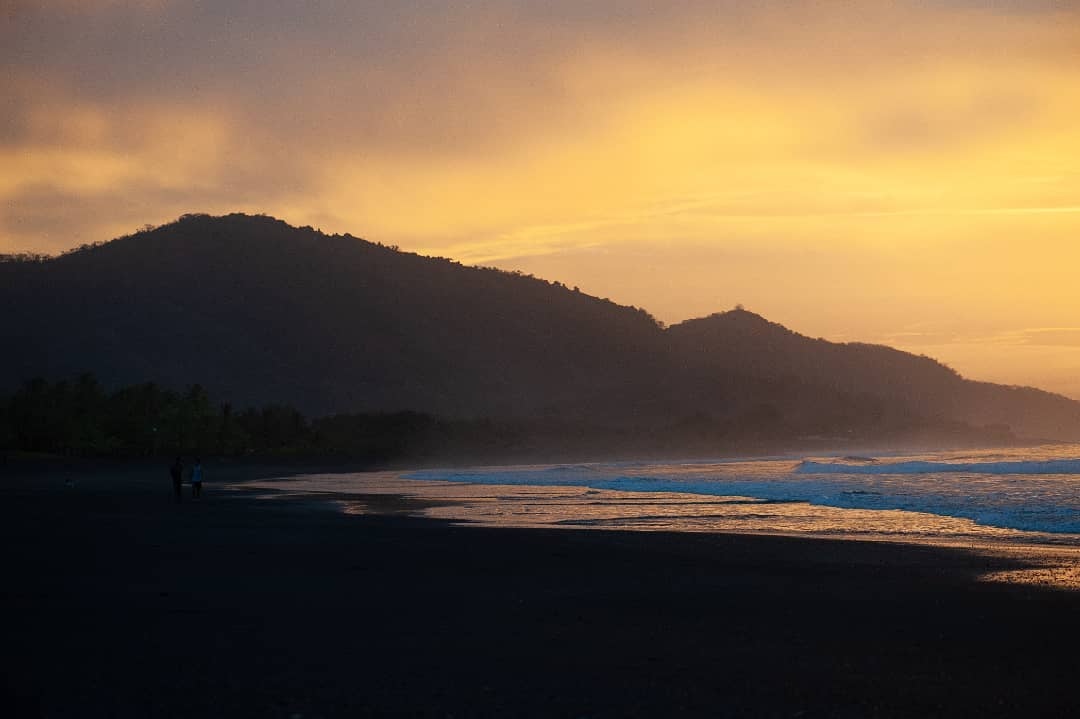 Who doesn't love a good sunrise??🌄
This view is just steps from La Finca...and there's a good chance you will have it all to yourself...
¿Quién no ama un buen amanecer?🌄
Esta vista está a solo unos pasos de La Finca ... y es muy probable que la tenga todo para usted...
#lafincacambutal #lafinca #cambutal #azuero #visitcambutal #visittonosi #panama #pacific