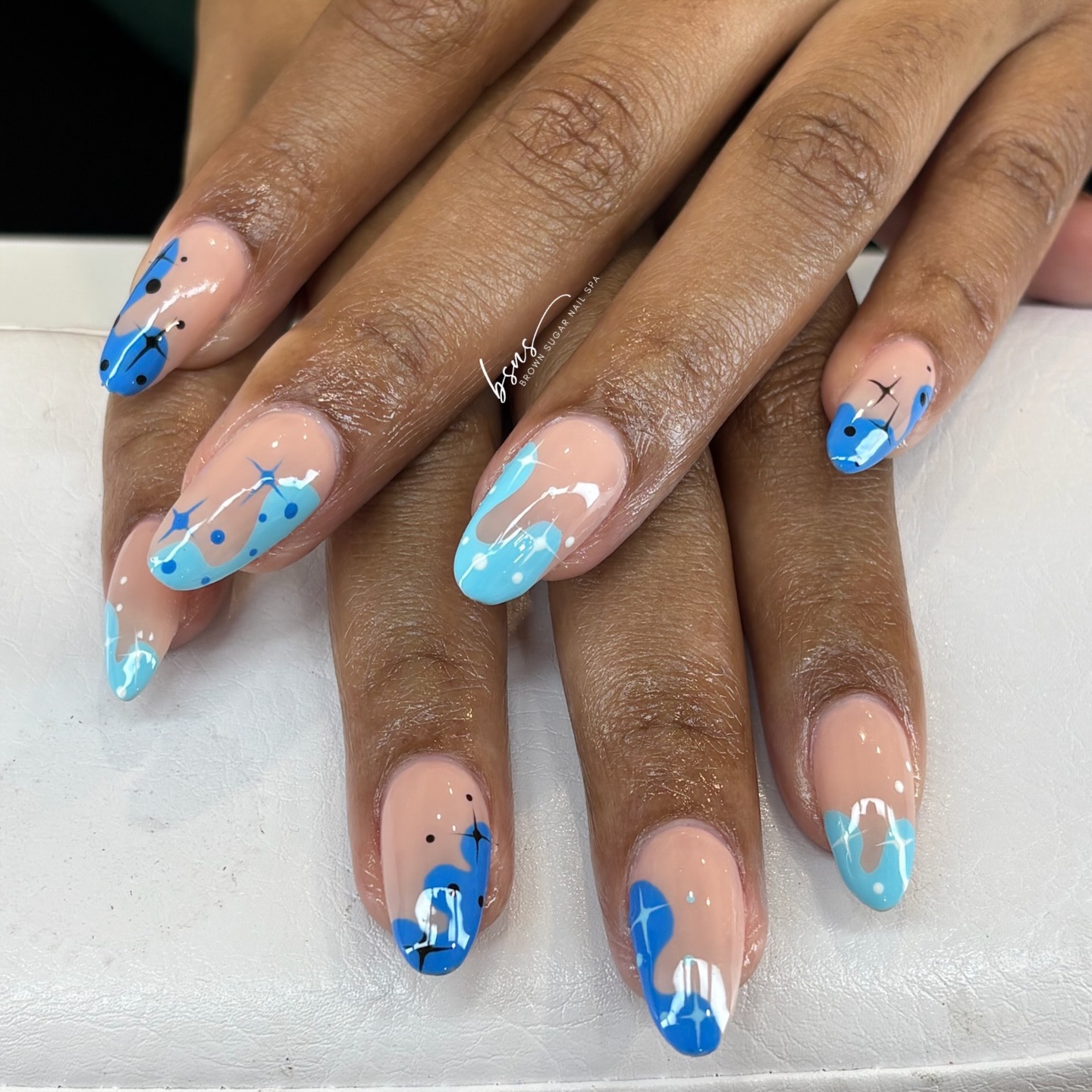 If you love nails that feel curated, not crowded then this is your sign.
Now booking. Tap the link and secure your set ✨
#brownsugarnailspa #luxurynails #phillynails #nailinspo #gelxnails