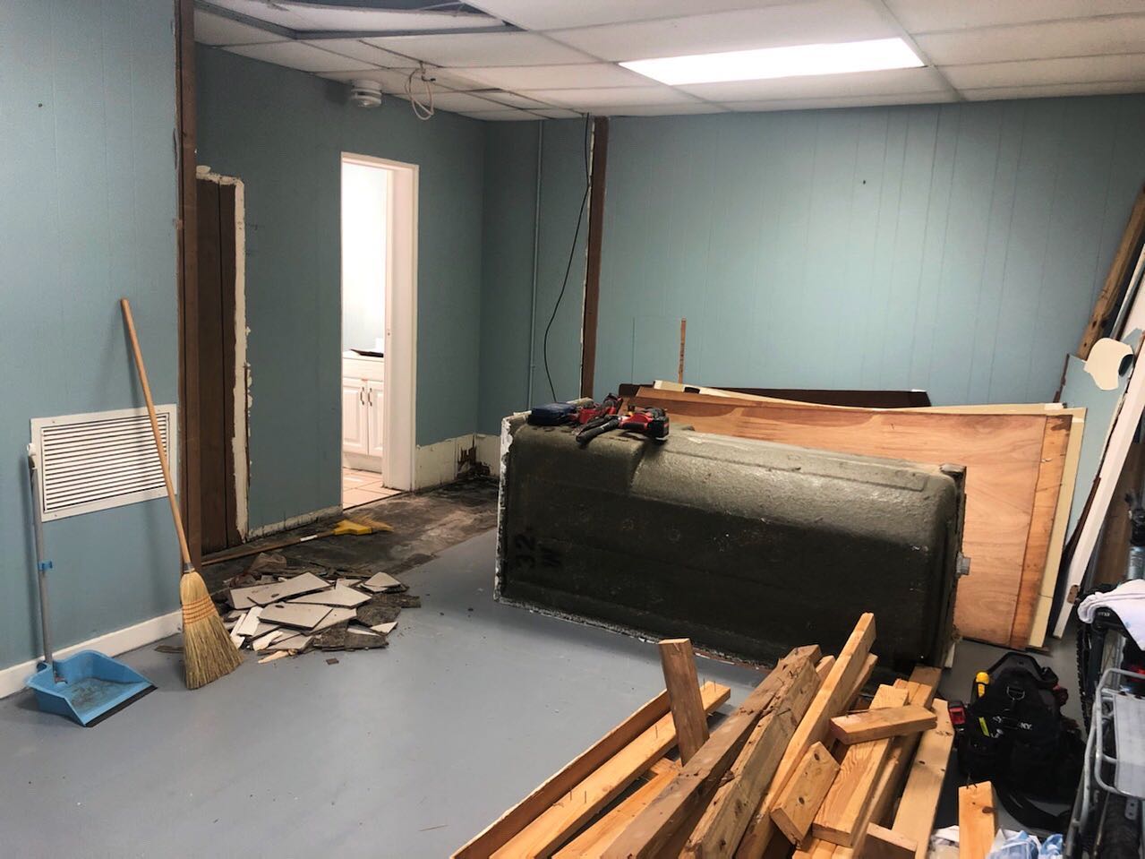What better way to spend national bicycle month than to start renovation of Derek’s new work space!!
We can’t wait to keep you updated on the progress! 🔨 🚧