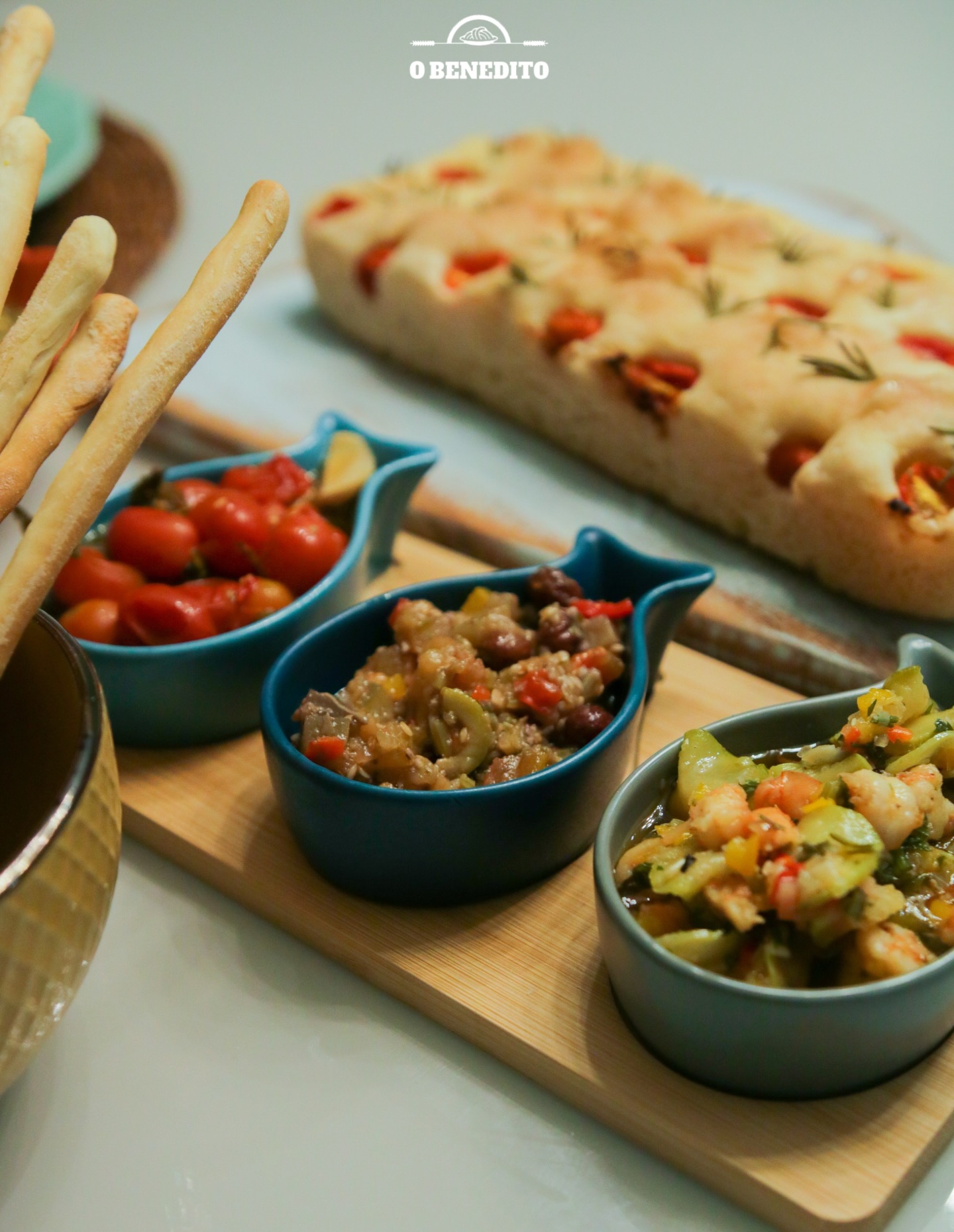 Janeiro é o mês perfeito para explorar novos sabores por aqui.
Nossos antepastos seguem em promoção até 31 de janeiro ou enquanto durar o estoque.
São várias opções preparadas para compartilhar, harmonizar e aproveitar sem pressa.
Confira o cardápio, faça uma visita ou entre em contato pelo link na bio.
Se preferir, chama a gente por mensagem aqui no Instagram.
Vai ser um prazer te atender.
#MassasArtesanais #Divinópolis #minasgerais