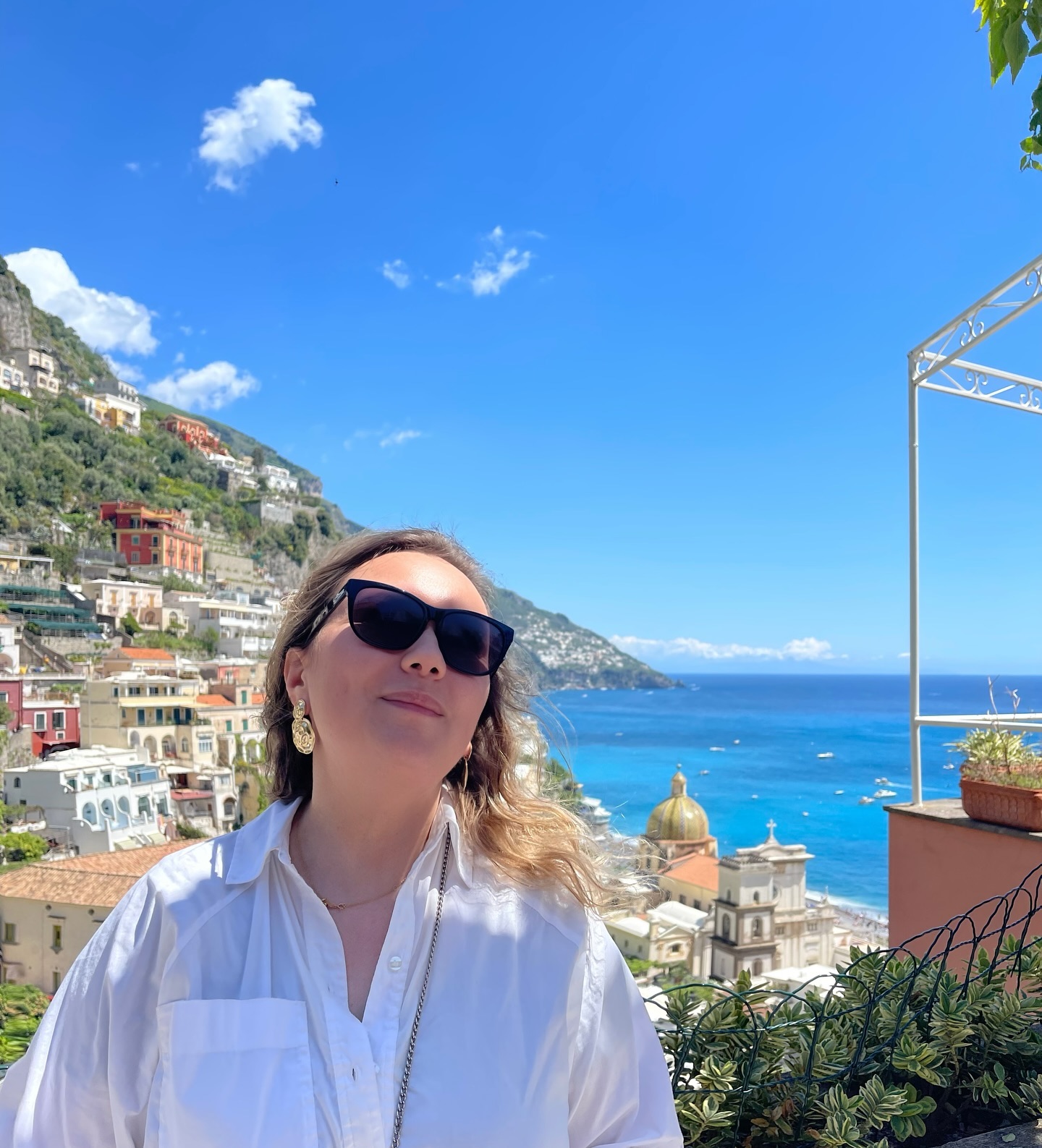 I’m ready for marathon after all the Positano stairs 🥵
Pic by A; trust me, the best one he took 😭
#beatiful #positano #italia #napoli #amalfi #may #bankholiday #ooo #happiness