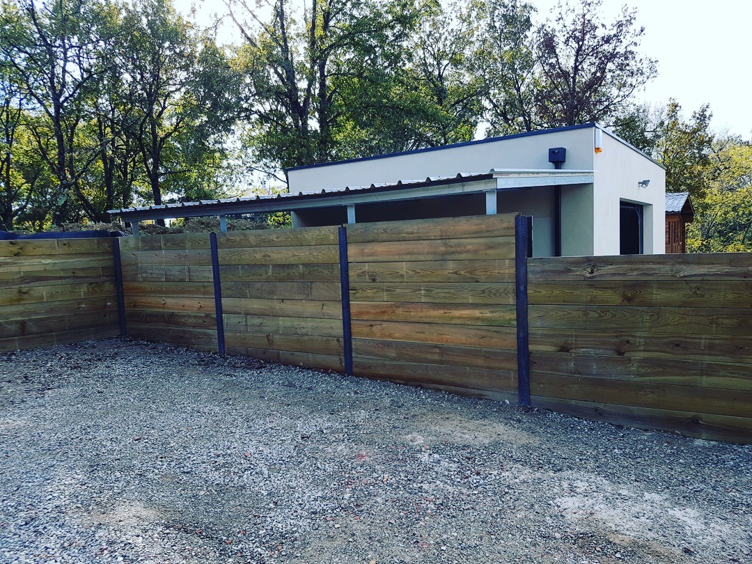 Palissade bois, structure fer
#artisan
#clôture
#cloturesurmesure
#cloturebois
#dbsfermetures