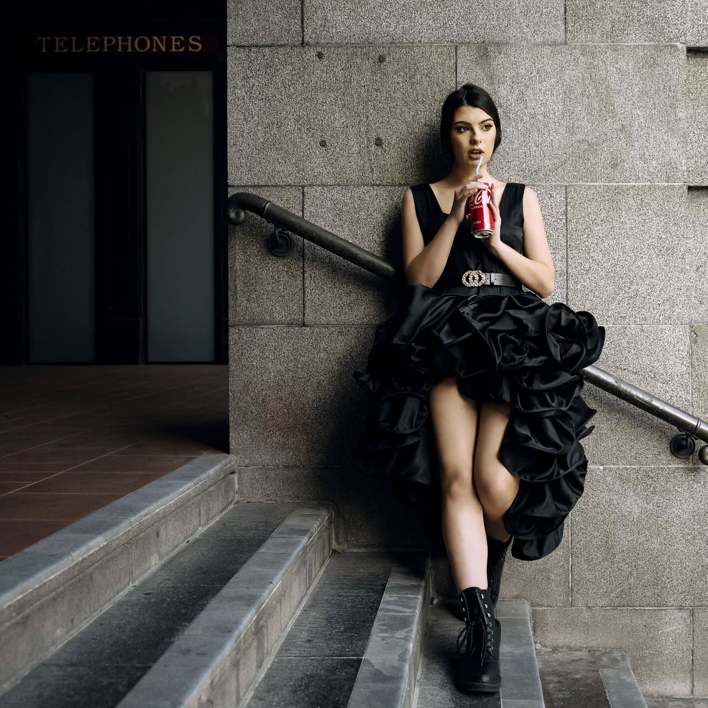 Doesn't everyone want to put on a fabulous dress and drink a can of coke in the middle of the day?
#ubercool #dunedinphotographer #fashionphotographer #model #cool
Makeup: @shannongalemakeup
Model: @emma_sutherland_official
Styling: me