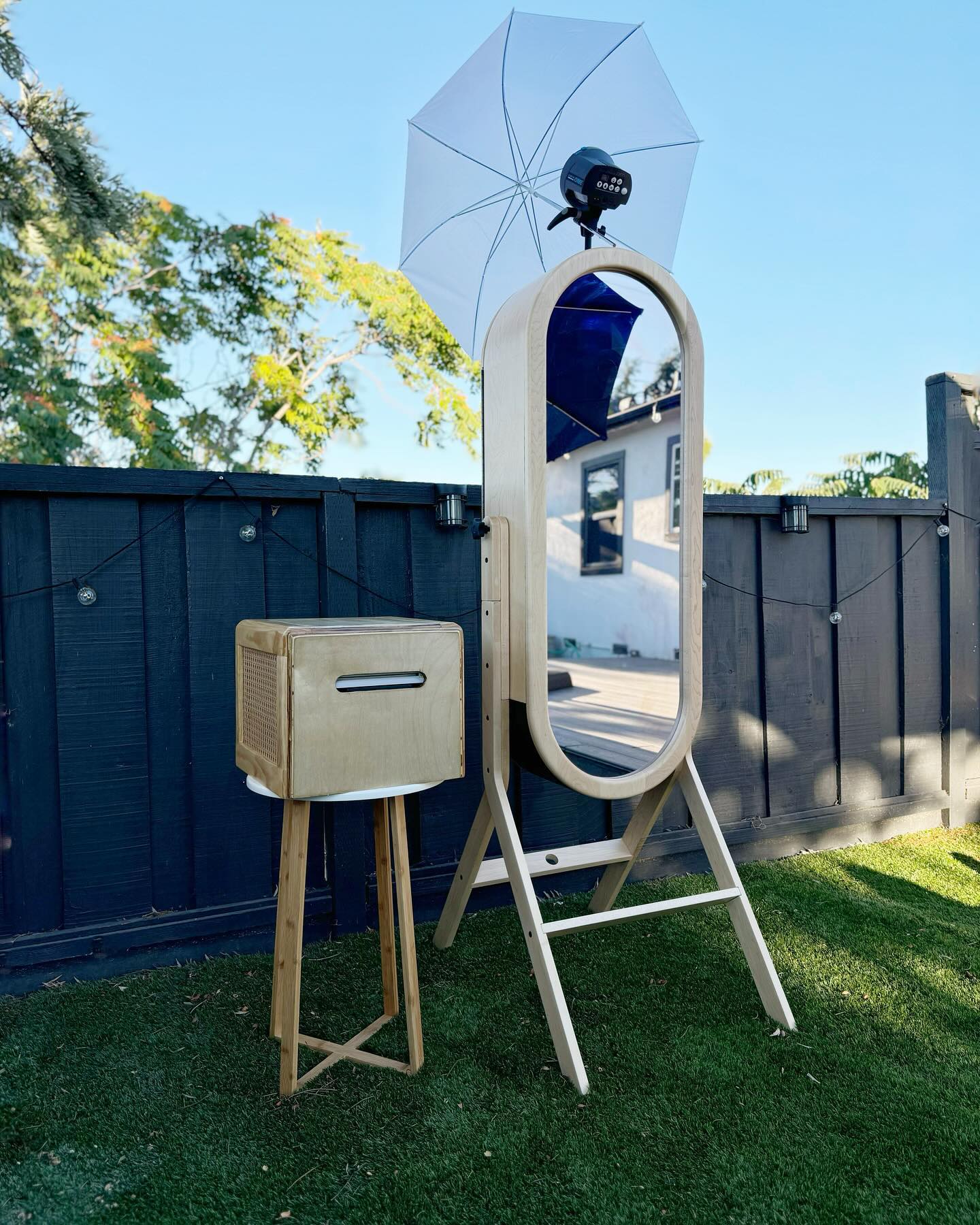 🎉 Introducing our retro-chic photobooth! 🎞️ Elegant design, modern tech, and endless fun. Perfect for your next event! 📸✨
.
.
.
.
.
.
.
.
.
.
.
#RetroPhotobooth #ModernTech #EventMustHave #memoriesmade #mirrorphotobooth #bayarea #selfiestation #weddingmirrorbooth #eventrentals #photobooth #mirrorbooth #mirrorboothrental #bayareaphotobooth