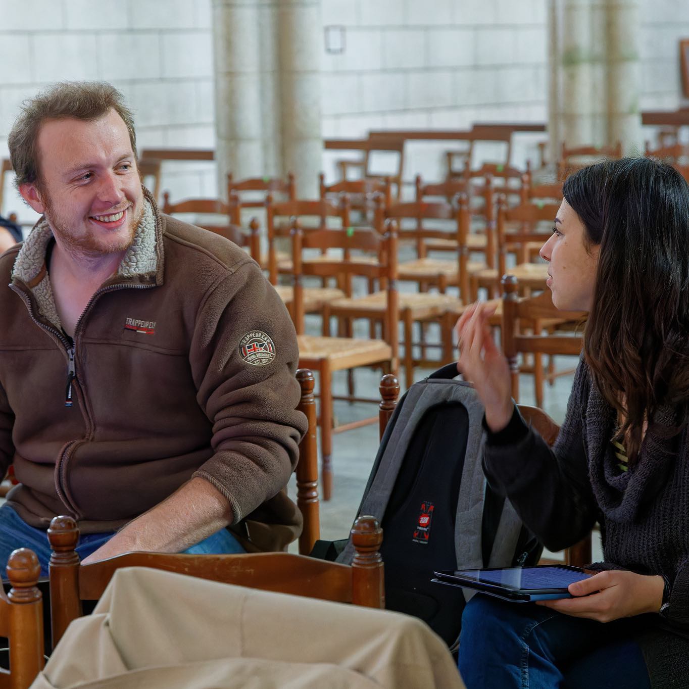 Nous souhaitons un très joyeux anniversaire à notre ingénieur du son Nicolas Haezebaert ! A la manœuvre de notre prochain disque, c’est dire toute l’importance du rôle qu’il occupe à nos côtés. Nous lui sommes très reconnaissants de sa mobilisation comme de sa fidélité et lui souhaitons le meilleur pour la nouvelle année qui s’ouvre à lui ! 🥳🎃
📸 Francis Payol, octobre 2022.
#ensemblesottovoce #letempsdunechanson #recording #disc #soudengineer #vocal #quartet #france🇫🇷 #bretagne