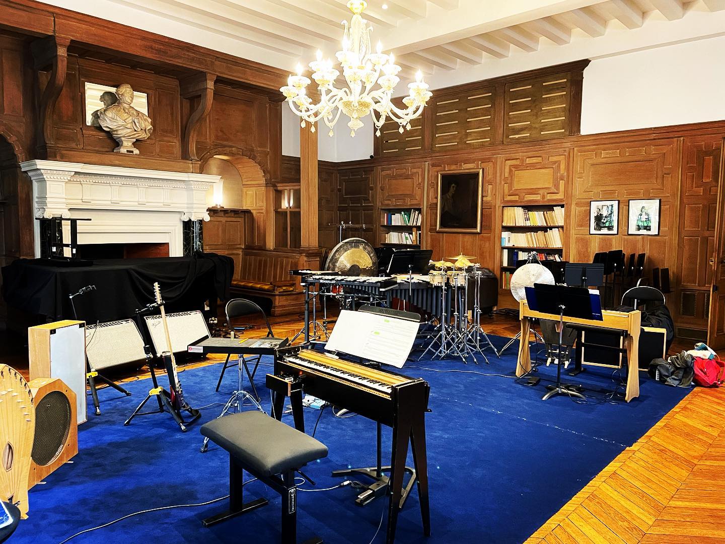 Rehearsing
« Les nuages de Magellan » by Tristan Murail
With #akinokamiya @cecilelartigauondist @giani.caserotto
#festivalprésence2022 #lebalcon #radiofrance #chambermusic #tristanmurail #ondesmartenot #martenot #nuagesdemagellan #fondationsingerpolignac #paris