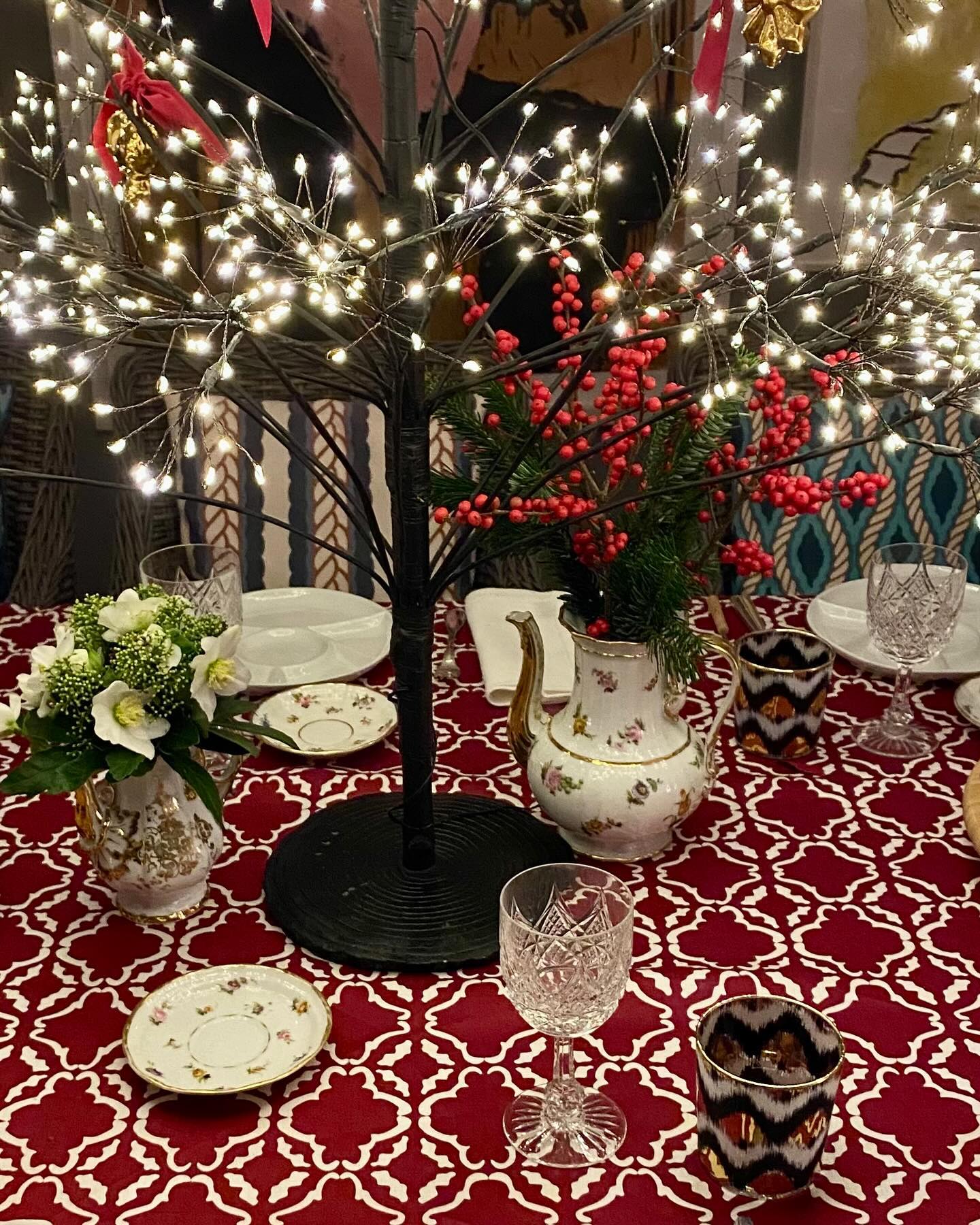 .
Spread the love🎄♥️✨
#tablecloth #tabledecor #christmas #love #deco #decohome #textiles #textiledesign #textile #color #warm #fabric #barbarawagner #textiledesignstudio #madeinzurich #swissmade