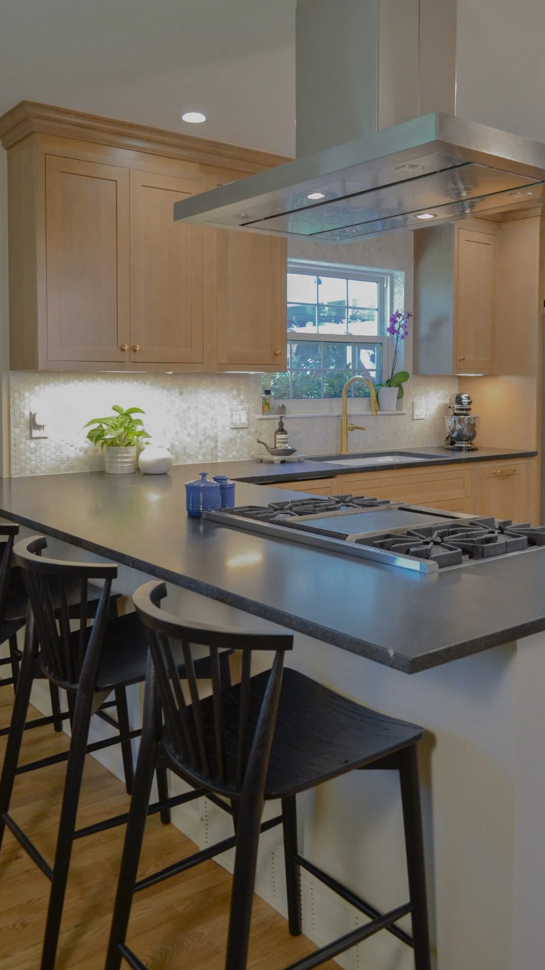 Drumroll, please ✨
We have been absolutely loving these design details. Here are our top picks that are seriously leveling up our designs.
1️⃣ Flush Modern Inset Cabinets!
It’s giving custom old world with a modern flare.
2️⃣ Medium to Darker Wood Tones
We love a white oak as much as the next person, but darker rich woods like Mahagony, deep walnut, and a darker oak are cycling back in. We are seeing a rise in all-wood kitchens, wood ceilings, everywhere and we’re about it.
3️⃣ Custom Range Hoods
If you prefer a decorative hood we may want to consider investing in a custom range hood and here’s why.
4️⃣ Integrated Stone Sinks
We really can’t get enough of these marble door casings. Their stunning luxurious look completely elevates a space like a beautiful piece of art. A true nod to a classic architectural element with a modern-day twist.
5️⃣ Panel Ready Appliances
Another investment items, but damn do they look so good.
Which would you include in your home? Comment below⬇️
Follow @house.fo.eon for more design inspiration and behind-the-scenes glimpses of our latest design projects! Ready to start your own project?
Reach out today or Fill Out a New Project Inquiry (Link in bio)
#houseofeon #interiordesign #guiltpleasures #kitchendesign #coloradodesigner