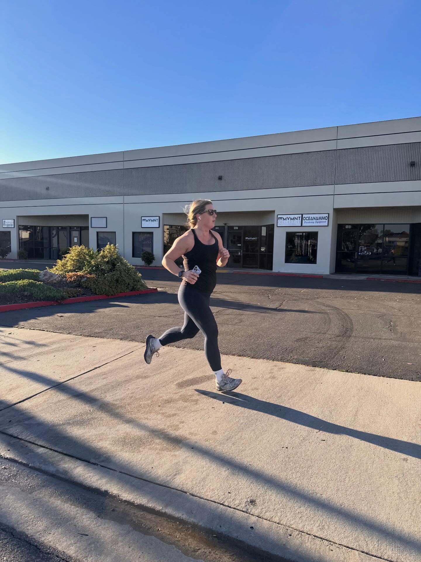 Week 3 challenge: 1.5 mile Run 🏃🏻♀️🏃🏻♀️🏃🏼♀️🏃🏽🏃🏼♂️
Congrats & Great work everyone!!
Our week 3 winners made speedy work of this week’s challenge.
Coach Chris with 9:10 and Mikayla with 11:18!! 🏆🏆🏆 @chriserdos @broph002
Our other top finishers 👏👏👏:
Jenn M 12:13
Eik H 13:38
Mike K 9:22
Kevin Y 9:50
GET READY! Next Saturday, Jan. 31st at 10am is our dritri FULL event: 2000m Row, 3 mile assault bike, 1.5 mile run. 🚣♂️ 🚴🏻♂️ 🏃🏽
It is also programmed for our Lift + MOVE classes Thursday, Jan. 29th at 7am and 4:30pm!!
REMEMBER, each time you complete a challenge you our entered into our grand prize raffle at the end! So keep trying, keep pushing yourself, and have fun trying something new!