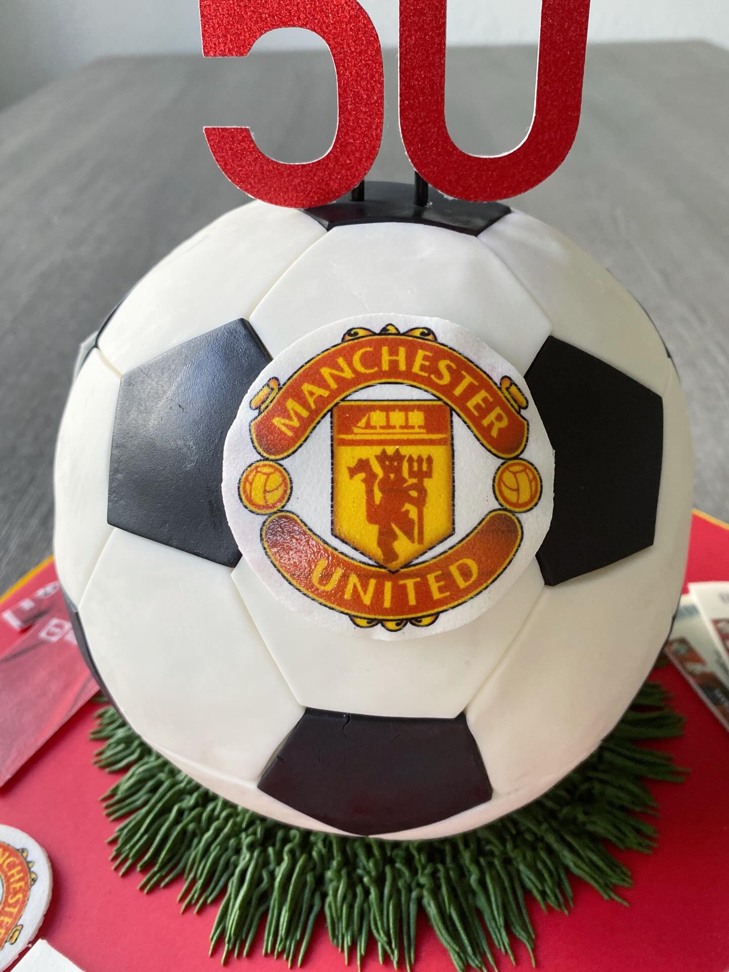 Who are you rooting for today's match? Manchester United or Arsenal??โฝ๏ธโฝ๏ธ