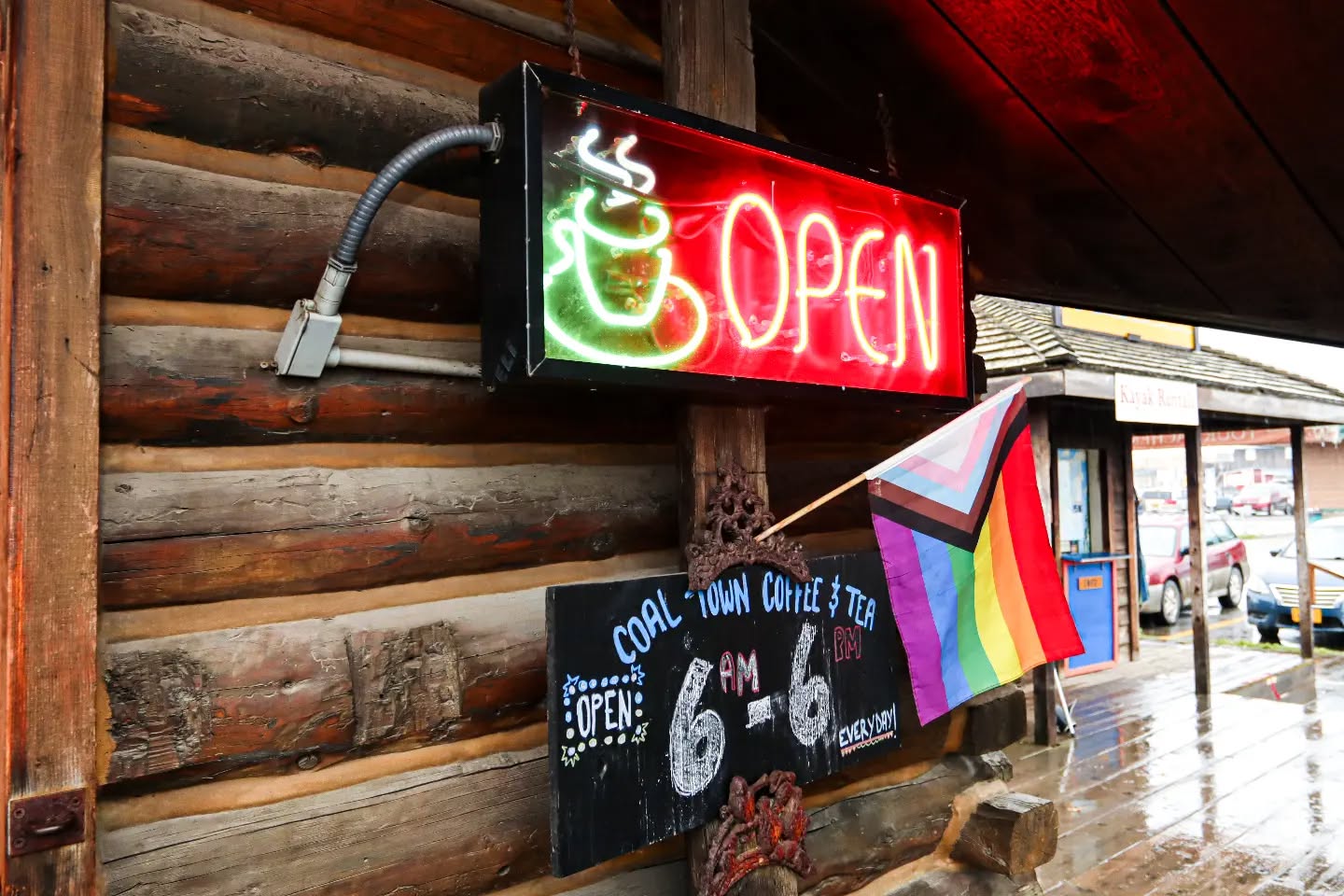 It's our last day!
Come and share a doppio or enjoy your favorite latte before we shut down for the season!