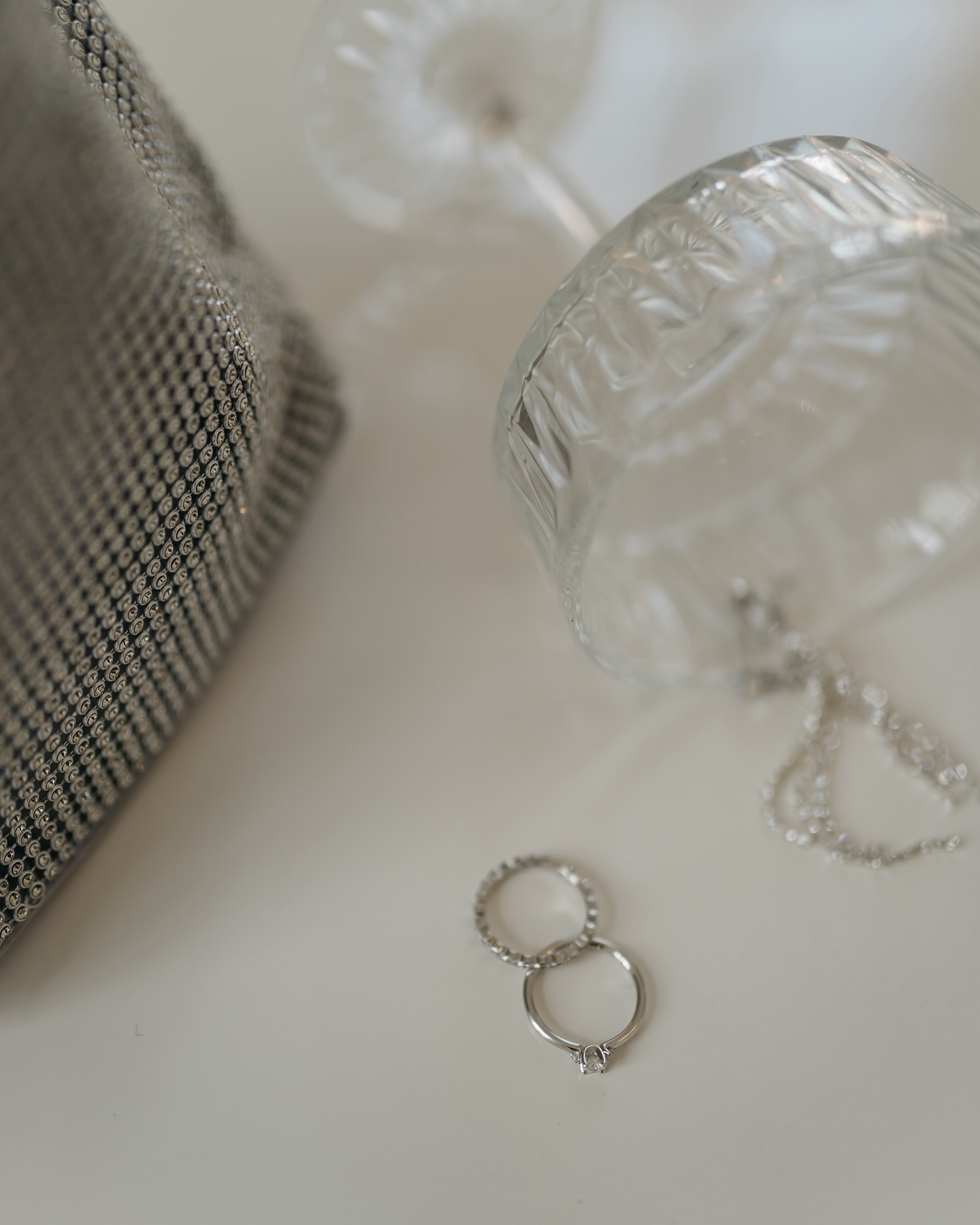 Make sure to have all your wedding details ready at least a month before the wedding, we don’t want any stress, just excitement in the days before the wedding. Leave the stressful part to us 😜 Contact us for 2026💍💒
Planner: @ajaweddings
Location: @goethesballhaus
Foto & Video: @sentida.photography
Schmuck: @dalou_jewelry
Rings: @juwelier_ottoparr
🪩www.ajaweddings.com
💌info@ajaweddings.com