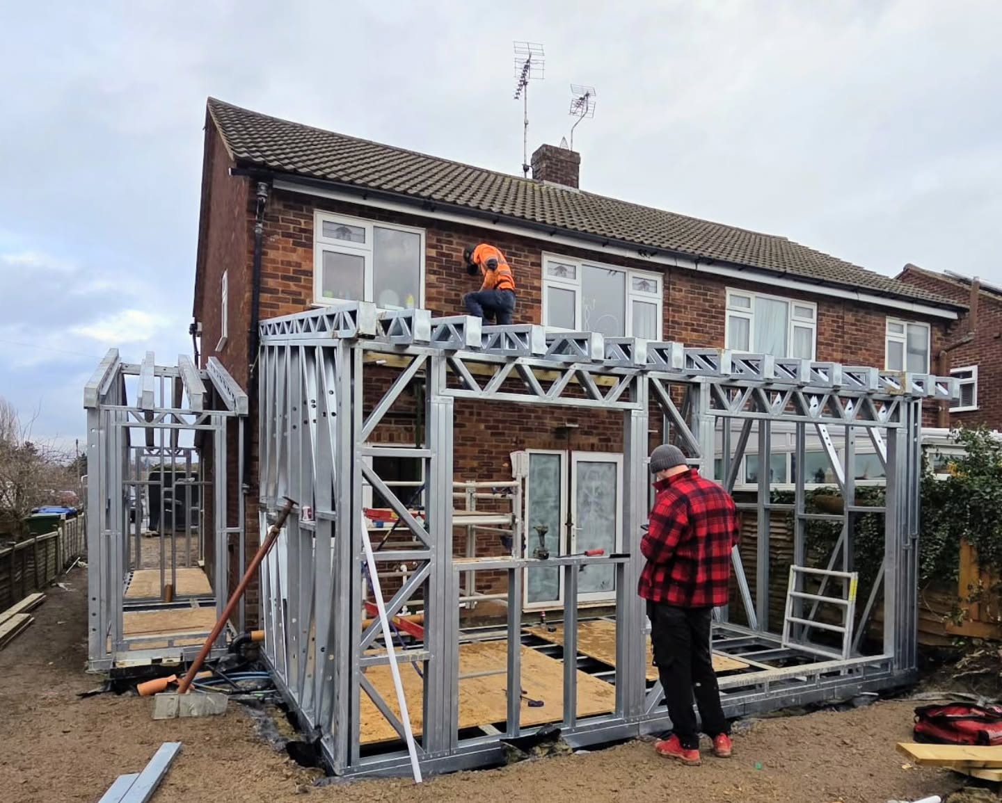 Steel-frame extensions done properly.
At Frametek, we specialise in light-gauge steel framed extensions — faster to build, more predictable on programme, and designed for modern living.
We’re now taking enquiries for Spring / Early Summer Builds.
Planning approved or in progress preferred.
If you’re exploring an extension and want honest advice on whether steel framing is right for your project, feel free to get in touch.
#SteelFrameExtension
#Frametek
#HouseExtension
#marketharborough
#northamptonshire