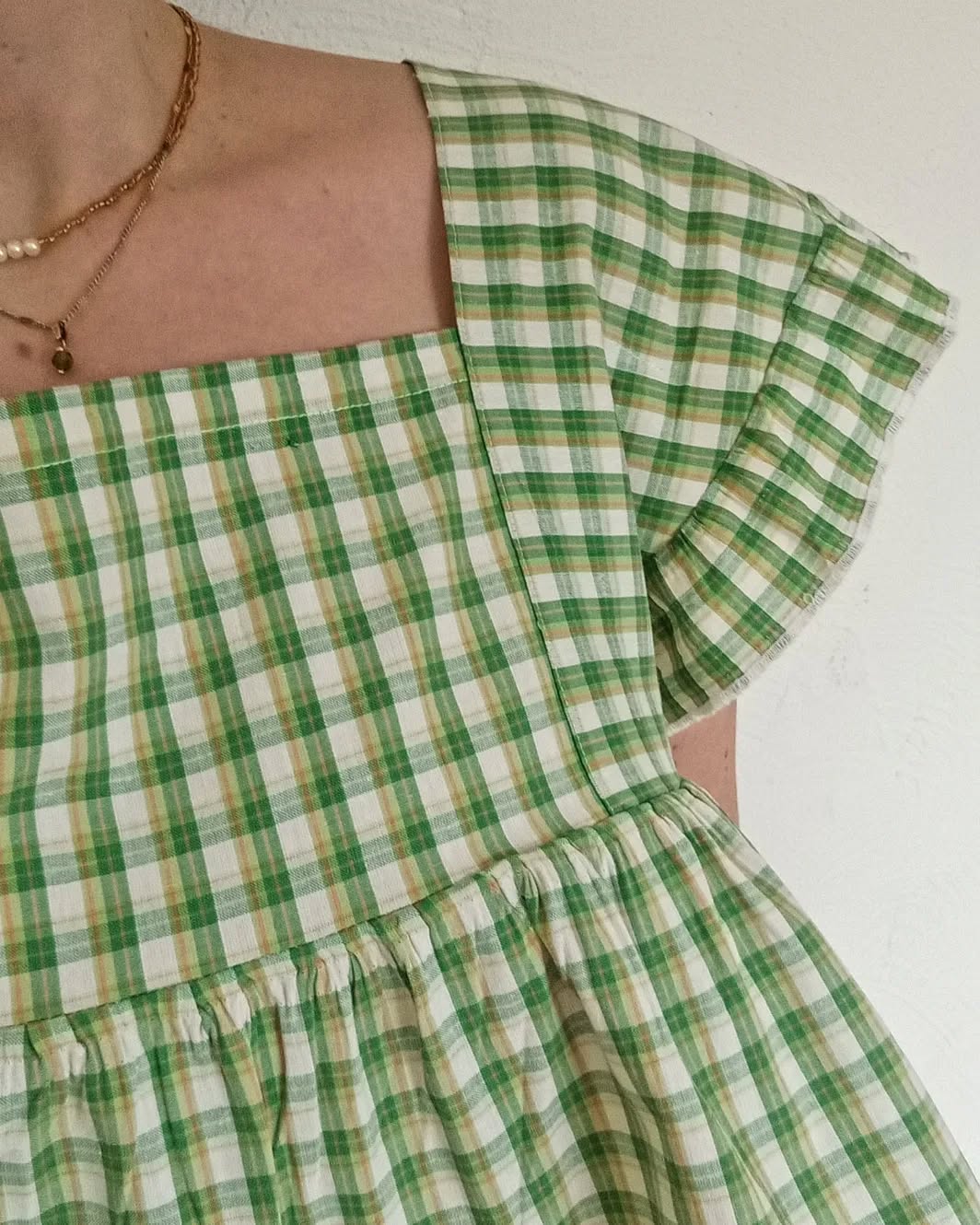 New ruffle tops coming very sooooon! This one was finished today and I love love love it, pretty cool for an old curtain huh?!
.
.
.
.
#duurzaamdesign #sustainablefashion #sustainable #recycledfabric #recycled #duurzamemode #duurzamekleding #smallbusiness #sustainableclothing #slowfashion #handmade #dutchfashion #madeinholland #duurzaamdesign #duurzaam #ruffles #ruffletop #checks #upcycled #upcycledfashion