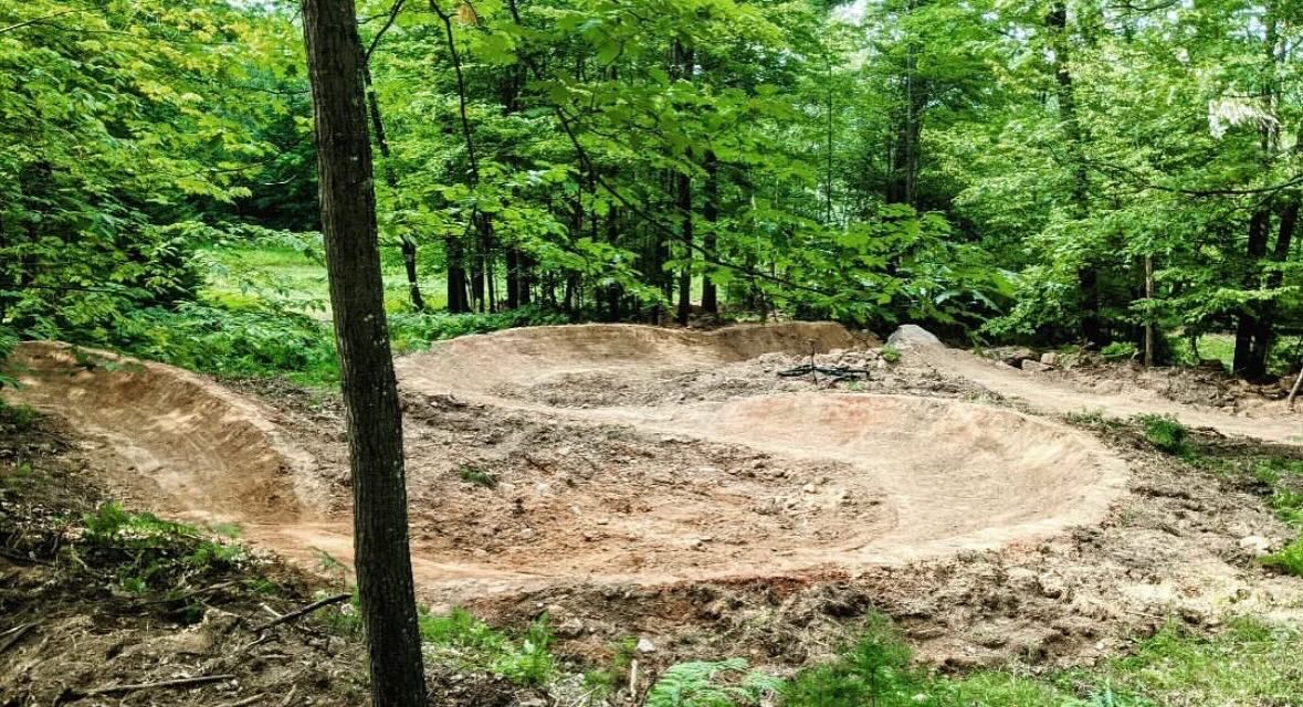 Group ride Thursday @ Pine Mountain! Meet at the Pine Cone @ 6:00
#irongoattrails #dickinsontrailnetwork #pinemountainresort #milliehillenduro #ironhillscyclingteam