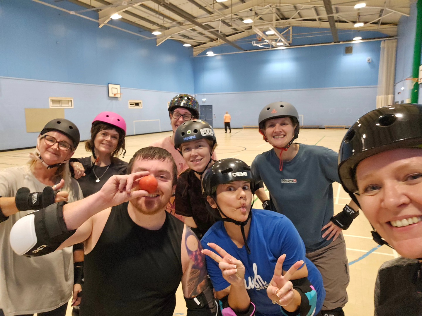 Last night was a games night.
We played stuck in the mud, hotdogs, red-light green-light, and fireball.
A proper sweaty session where lots of laughs were had and everyone tapped into fancy footwork moves we didn't know we had.
No Skate Fitness for the next 2 weeks while I have a much needed break from responsibilities 😅
Join us on the last Thursday in August for more fun and games.
I love Thursdays ❤️ #skatefitness #fitnesscanbefun #swansea #sweatyeyebrows #cardio #endurance #ilovethursdays #literallydead