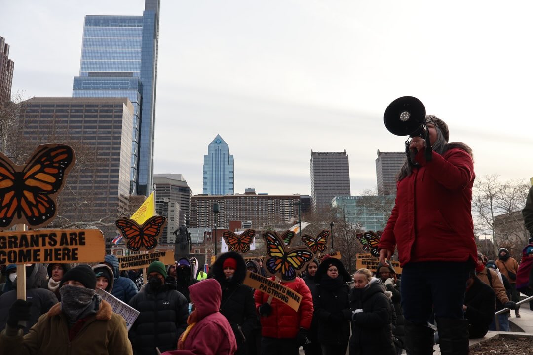 Today, hundreds of protestors gathered outside of the Philadelphia Free Library, where Josh Shapiro held the first stop on his book tour, to demand concrete action from our Governor to protect Pennsylvanians from ICE’s reign of terror. Our commonwealth must stop helping ICE. Our communities deserve safety and dignity.
Governor Josh Shapiro: end database-sharing, DOC collaboration, and take administrative action to protect immigrant families.
📞 (717) 787-2500
📱 (717) 788-8990
Toolkit & resources: bit.ly/3McjBhk
#ShapiroEndStateICEcollaboration #ProtectPennsylvanians #ImmigrantsAreWelcomeHere #ImmigrantRightsAreHumanRights