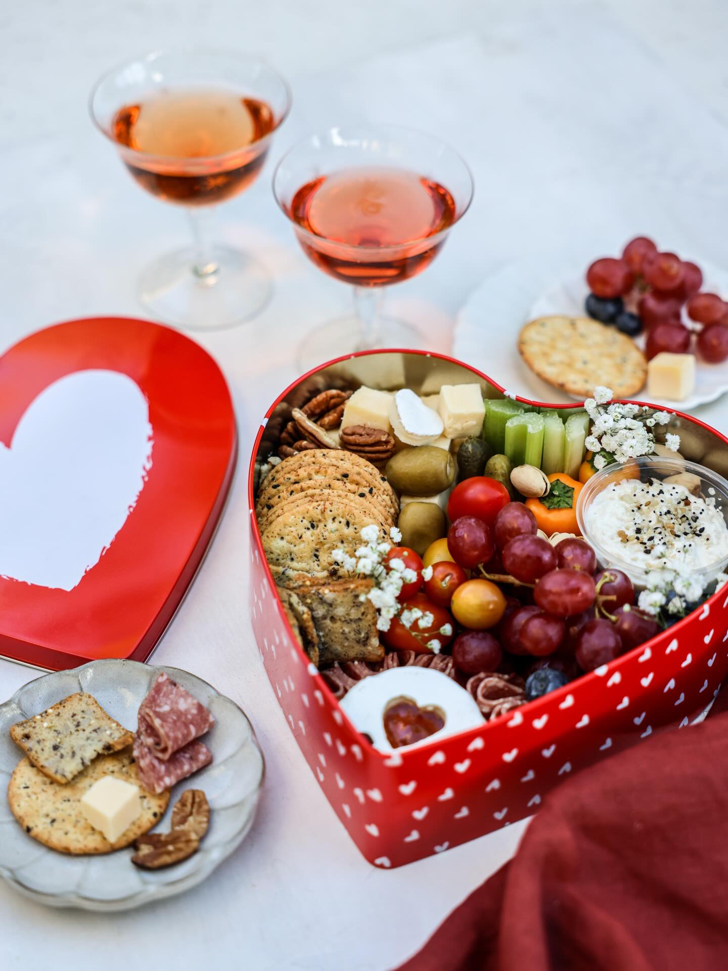 LIMITED QUANTITY 💕 Back just in time for Valentine’s Day!
All you need is a @brightbreadco Valentine’s Day tin, a bottle of wine 🍷, and your favorite movie queued up 🎬✨
Our Valentine’s Day tin feeds 2–4 people and is $75 each — perfect for date night, Galentine’s, or a cozy night in.
💌 To order:
DM us @brightbreadco or
📱 Text (949) 702-2215
#valentinesday❤️ #orangecounty #giftideas #ranchomissionviejo #laderaranch