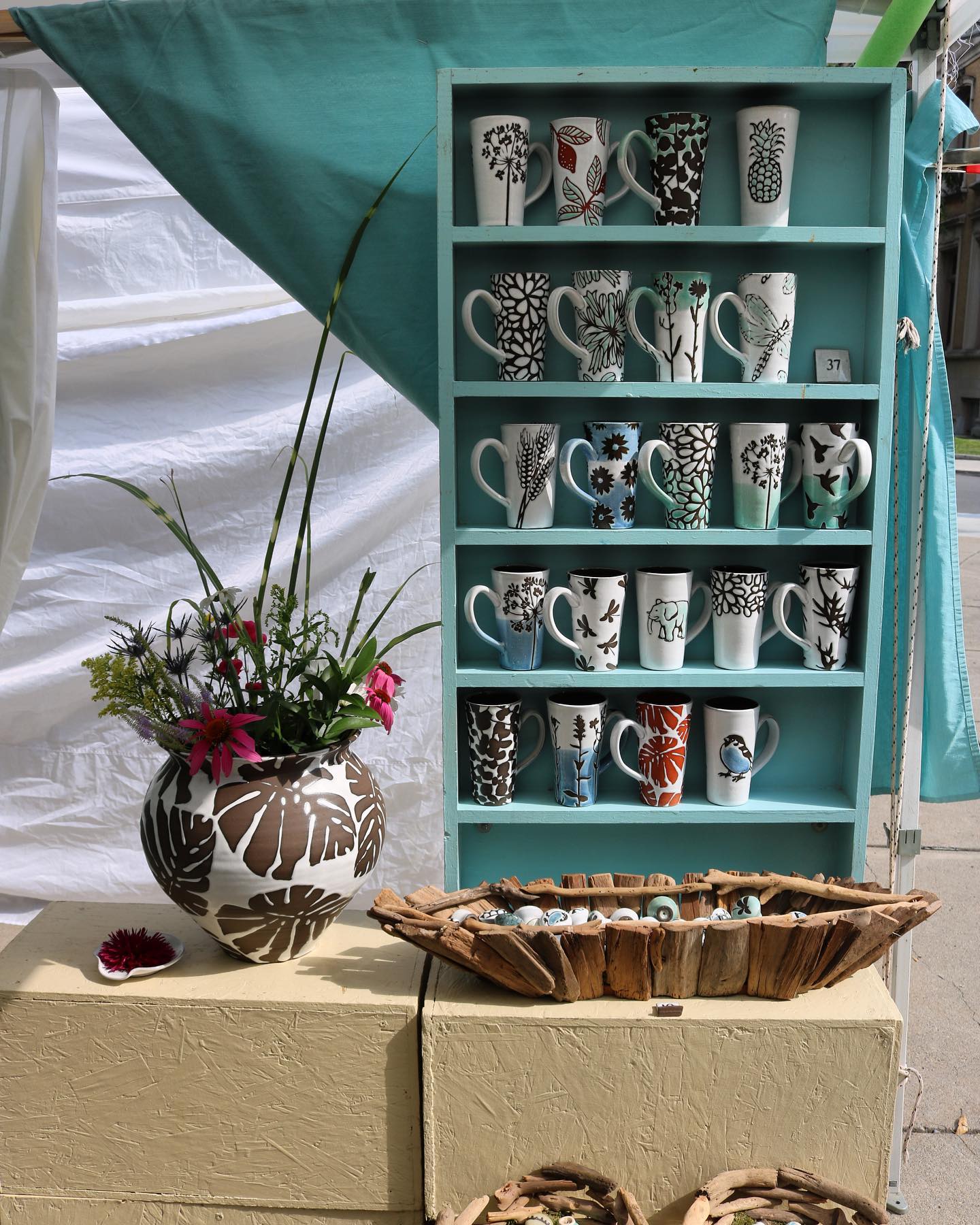 I’ll be at the Syracuse Arts and Crafts Festival 7/28-30, booth C4 near the fountain 🤗
#pottery #festival #ceramic #art