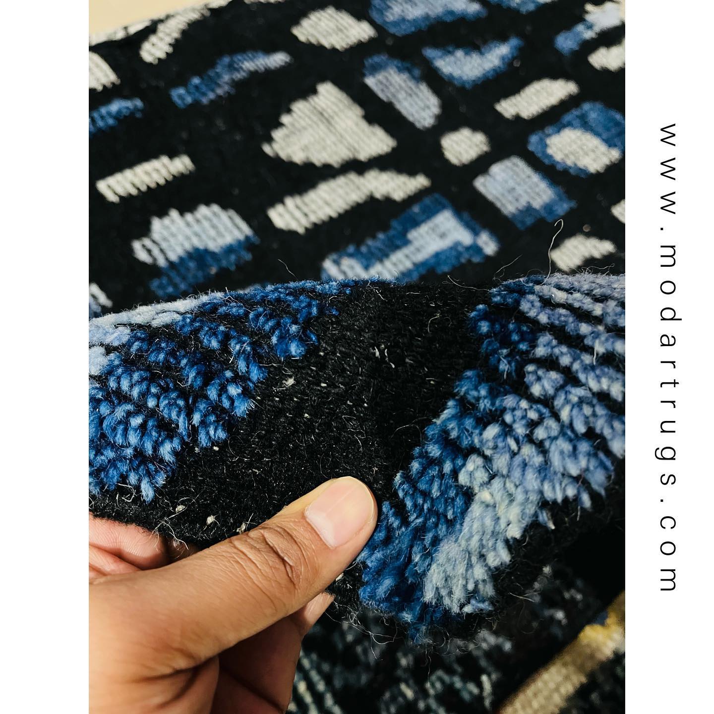 Get your carpet & decor from @modartrugs ✨
.
.
#carpets #rugs #homedecor #interior #ruglife #ruglove #interiordesign #ruglovers #export #business #handmade #handloom #customized #custommade #rugsale #carpetforsale #rugsforsale #rugsusa #rugscanada #canada #rugsuk #rugsofinstagram #carpetsofinstagram #madeinindia #trade #indianexporters #vintagestyle #classicstyle #moderndecor #rugdecor