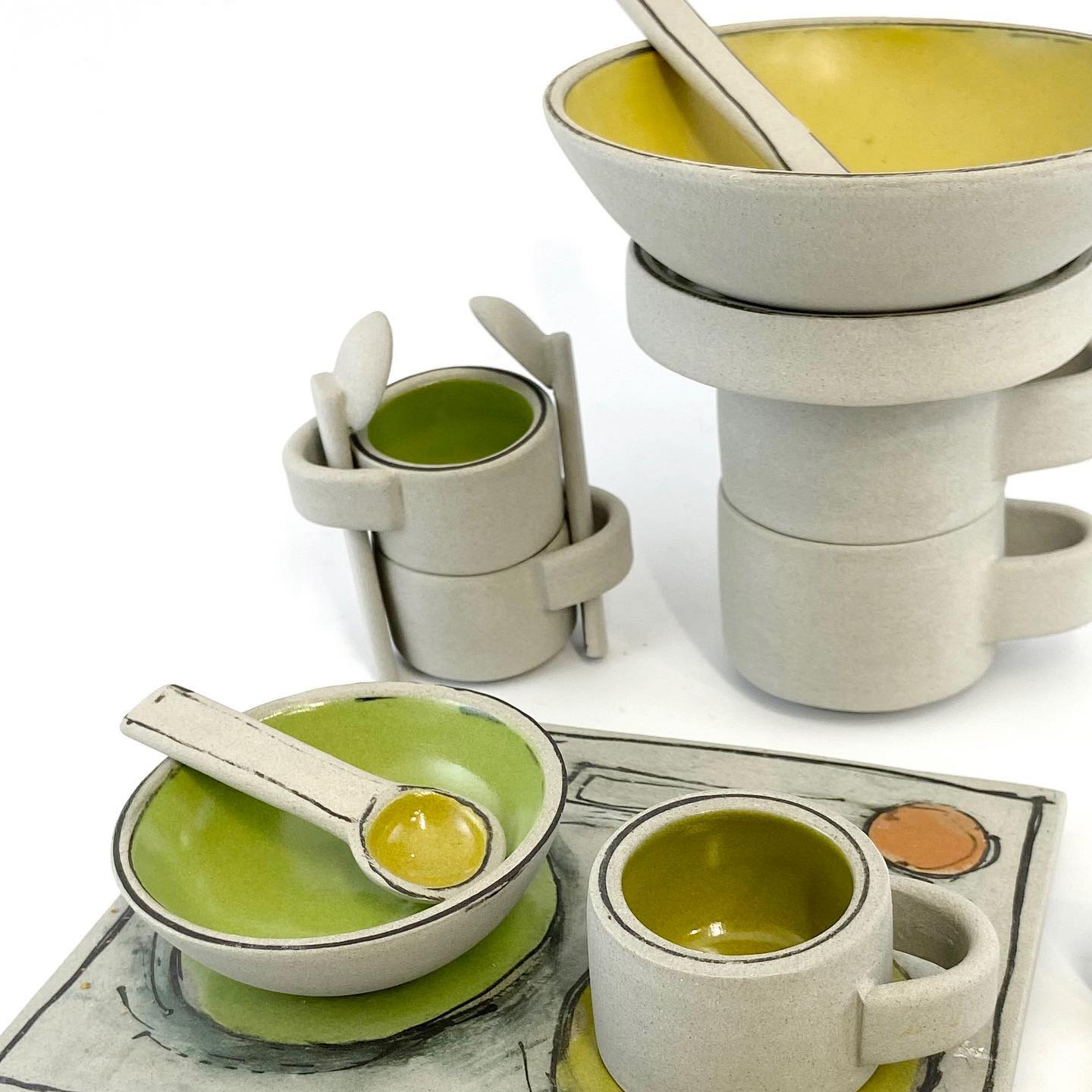 Very excited to be showing new work at MAKE Southwest opening 18th May- 16 July. Sneak peak of a Slab Drawings for Breakfast with eggcup, condiment bowl and spoon hanging with an Espresso and Eggcup Tower. @makesouthwest #creativeprocess #drawing #tableware #handbuilding #pottery #modernism #brutalistarchitecture #breakfast #painting #contemporaryart #designermakeruk
#handmade #kitchenstyling #foodie #you foodstyling #brutalistinspiration #contemporaryart
#handmade #kitchenstyling #brutalceramics #handmadeinwales #famfamily @find.amaker