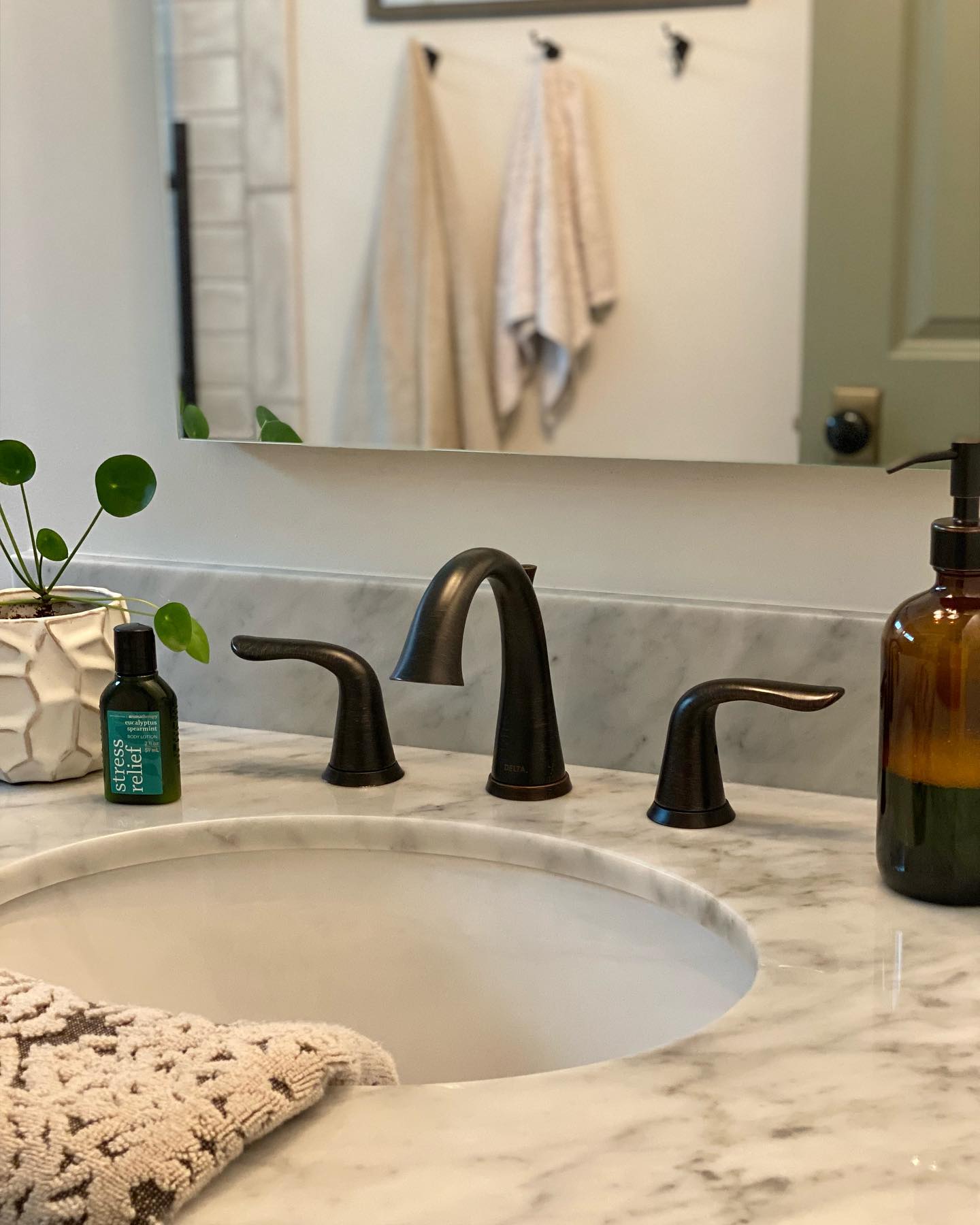 I do realize that it’s been two years since we finished our bathroom remodel & I left all of you hanging 😅 I guess I’ll share two year old photos & videos with you guys for now until I finally decide to fully stage & photograph. To be honest, I’m still just looking for that one perfect art piece that’s really just been holding me back for so long, haha oops 😬
.
.
.
#bathroomremodel #bathroomrenovation #interiordesign #bathroomdesign #homeinteriors #homedesign #deltafaucet #bathroomcountertops #bathroomdecor #bathroomvanity #bathroominspiration #bathroomsofinstagram #bathroomgoals #bathroomtile #showertile #showerdesign #walkinshower #thetileshop #slatetile #interiordesigner #interiorlovers