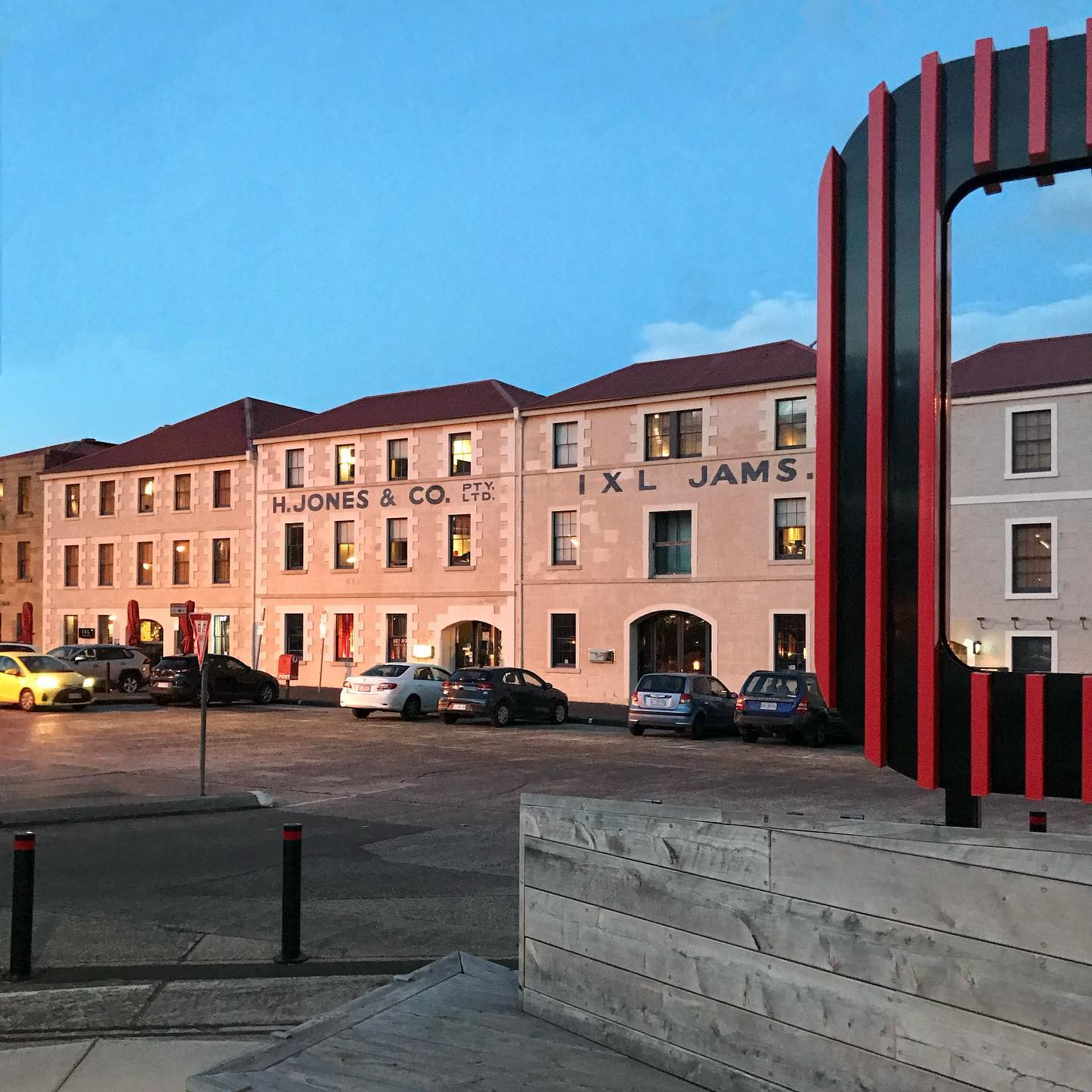 9pm in Hobart with a sunset like no other ✨