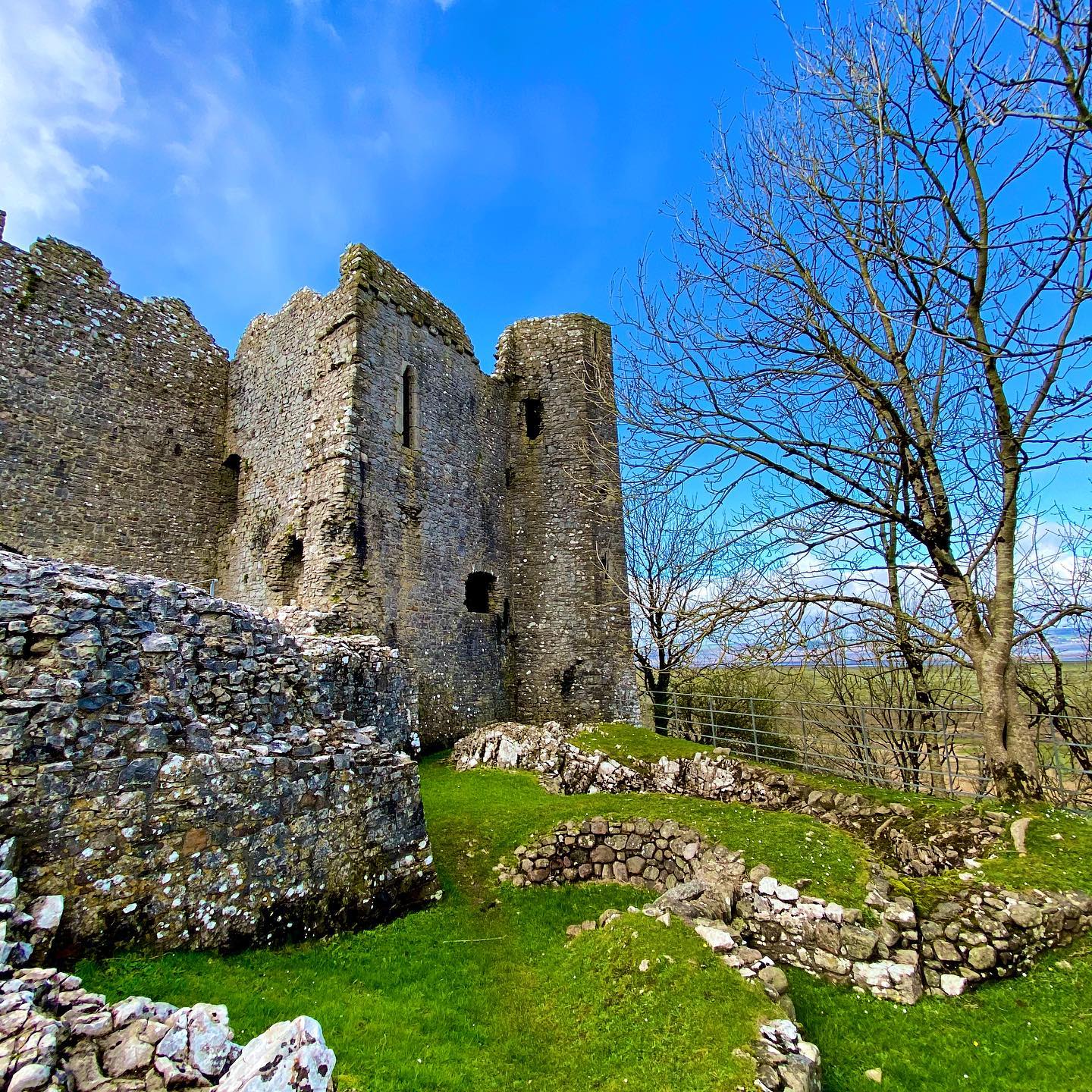 We werenโt flying today, so hereโs a shot of #woebleycastle from the ground. Book a flight with us and see all Gowerโs castles from the air! www.gowerflightcentre.co.uk ๐ฐโ๏ธ