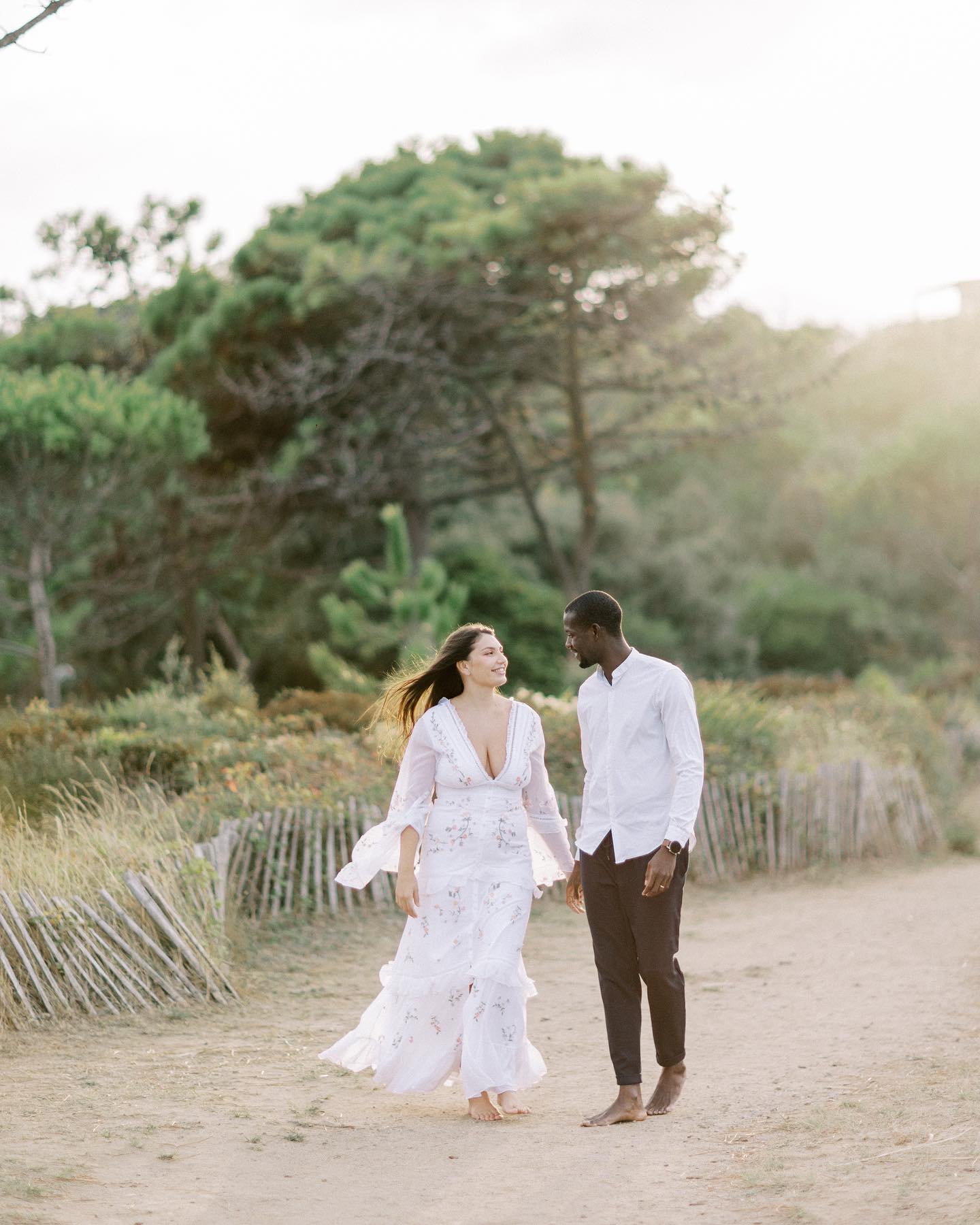La lumière au coucher du soleil créer toujours une ambiance magique !
.
.
#provencewedding #fineartweddings #weddinginprovence #mariageromantique #fineartweddingphotographer #fineartcuration #frenchwedding #frenchrivierawedding #weddingphotographer #photographemariage #mariagecotedazur #weddingplanner #couplelove #couplesession #lovesession