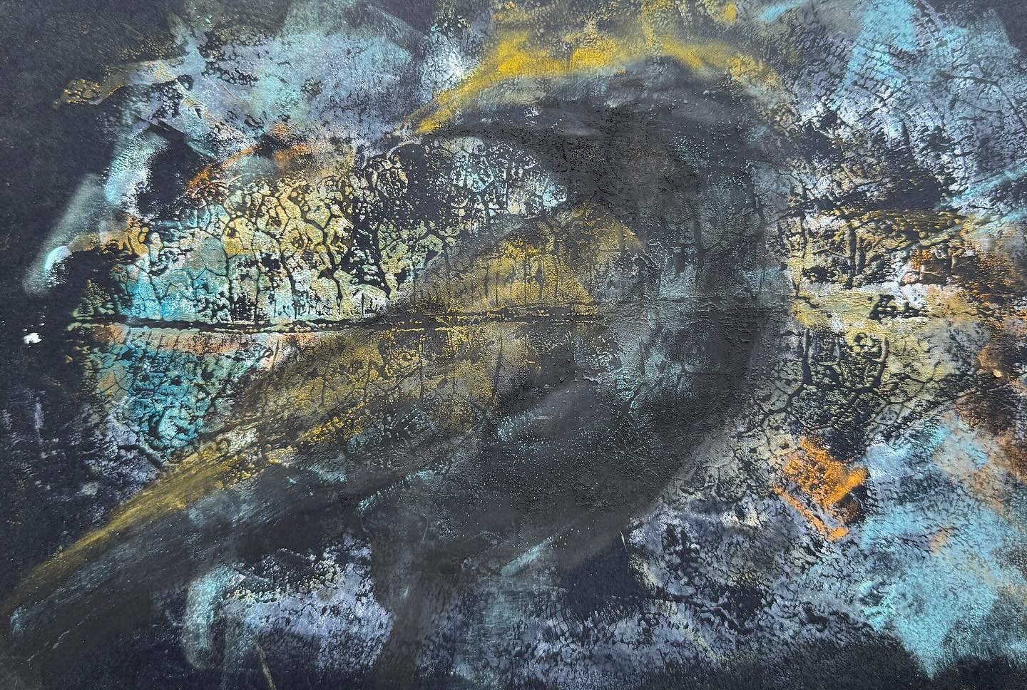 Use abstraction to sneak up on rendering.
Once underway, the next trick is getting to finish — that is, to marry abstraction with intention. #londoncrows #crowdrawing #crowportrait #drawingsmatter