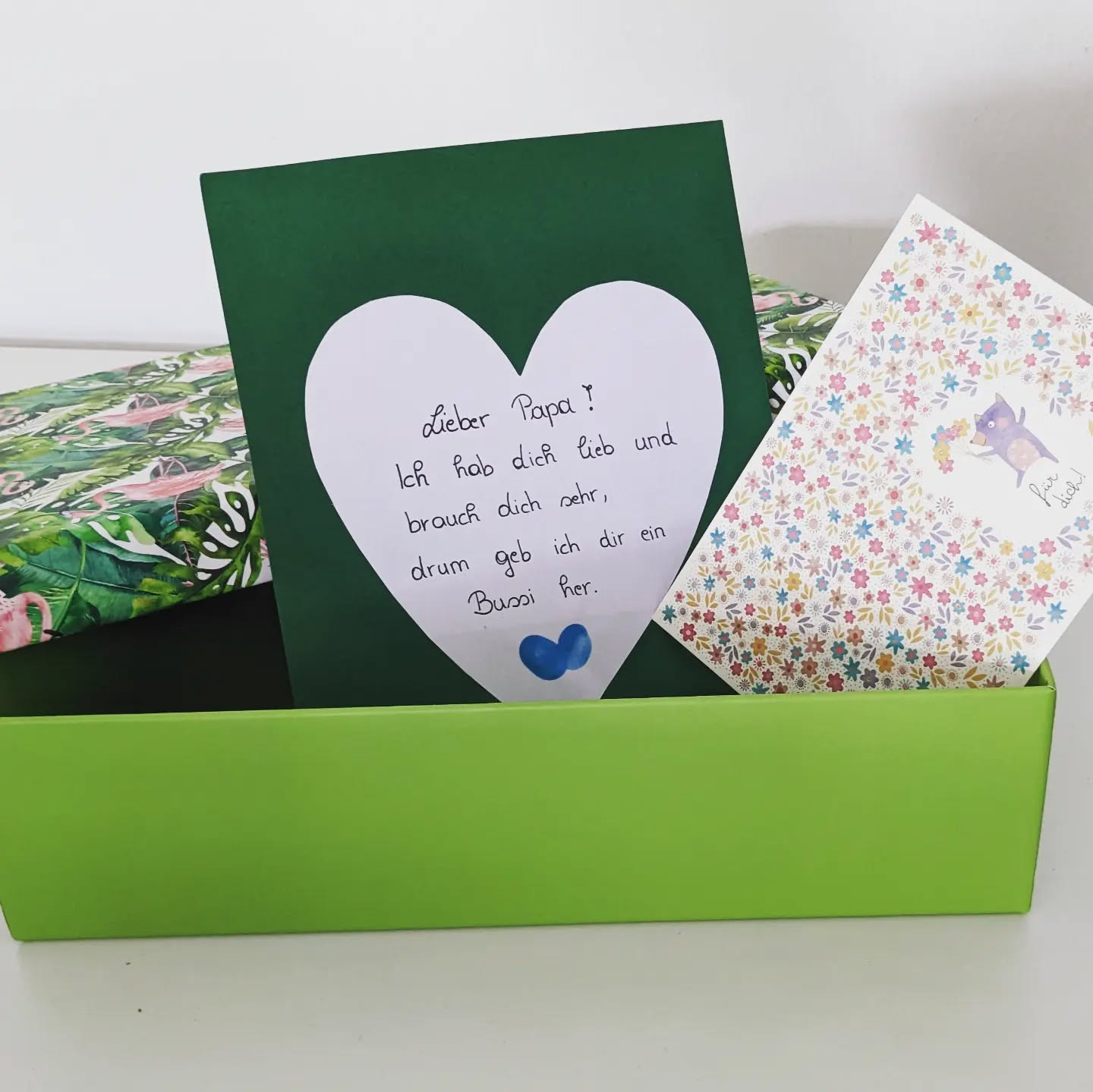 Erinnerungsstücke, die dich noch glücklich machen, sollest du mit besonderer Sorgfalt aufbewahren. Entweder irgendwo zuhause aufstellen und präsentieren oder in einer schönen Box sammeln zum immer wieder Schmökern 💚
#glueckssachen #sparkjoy #konmari #mariekondo #konmariconsultant #magiccleaning #ordnung #ordnungscoach #ordnungsberatung #aufräumen #ausmisten #entrümpeln #organisieren #ordnungshilfe #linz #leonding #oberösterreich