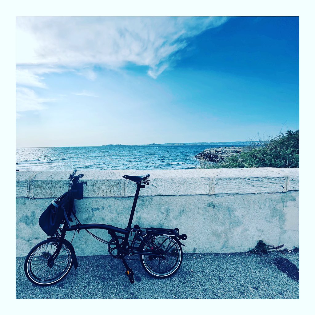 Holidays…Nous sommes fermés pour congès et vous retrouvons à partir du 24 Août 🤓 #bromptoncycle #unboliviable #takecare #lesopticienseyelike