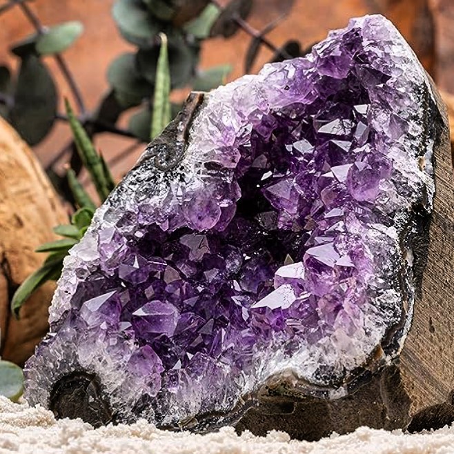 963 Hz is the crown chakra. 👑
The crown symbolizes enlightenment, and the crown chakra - or Sahasrara in Sanskrit - is associated with our highest state of consciousness. This chakra is said to be the gateway to our spiritual selves.
Amethyst activates the third eye, crown, and etheric chakras, boosting cognitive perception, intuition, and feelings of connectedness with the universe.
#crown #crownchakra #soundtherapy #musictherapy #tibetansingingbowl #zen #therapy #therapeutic #music #soul #life #love #healing #happy #healthy #meditation #medicine #wellness #mentalhealth #yoga #enlightenment #spirit