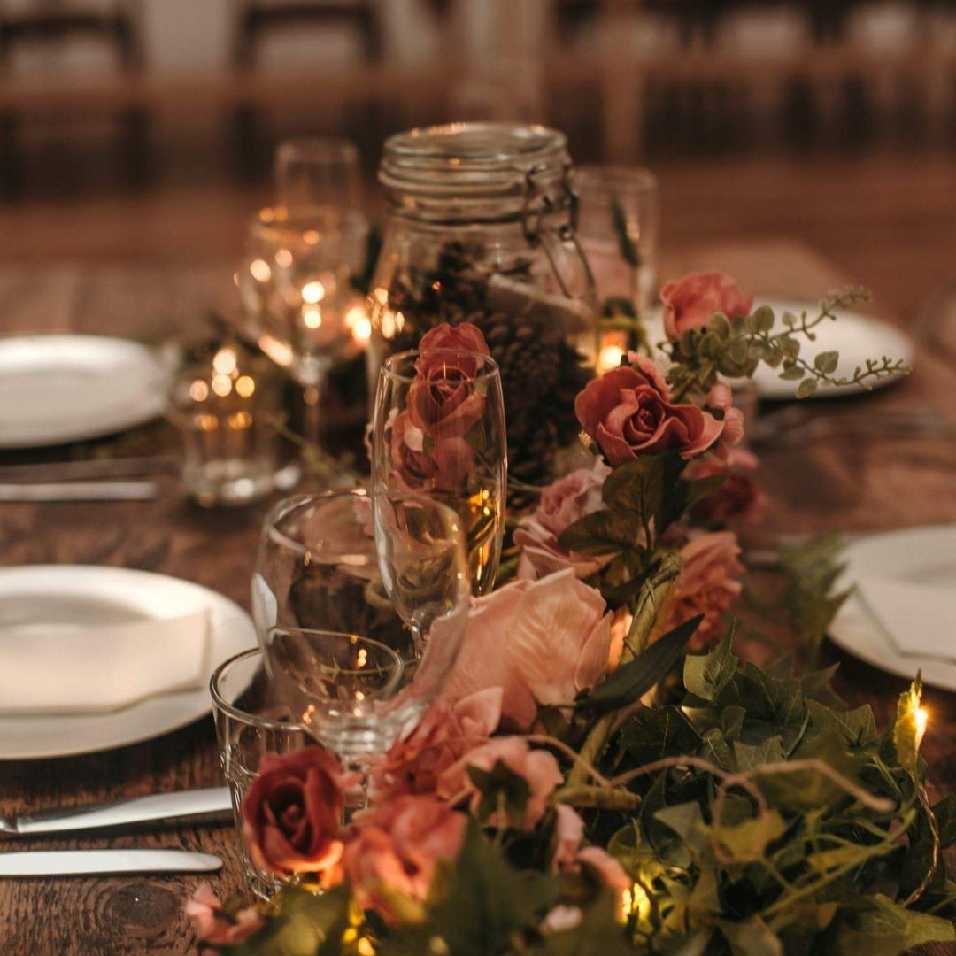 "Be able to set a table so that you feel like you're dining instead of just sitting and eating." -Marilyn vos Savant
#destinationwedding #ncweddingvenue #mountainwedding #blueridgemountain #retreatwedding #boonenc #outdoorweddingvenue