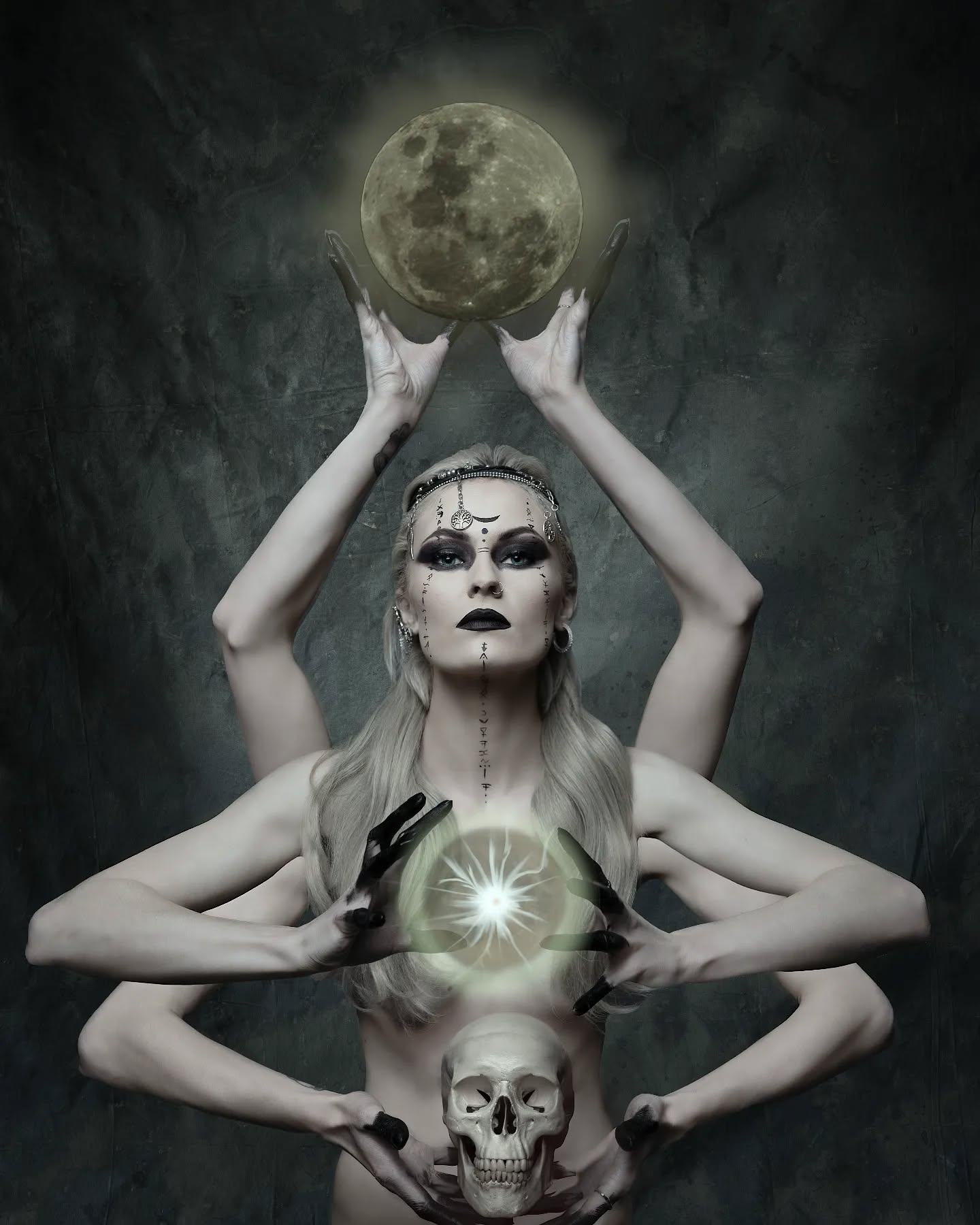 This was such an awesome shoot & here's a cool composite I did.
Thanks @ciaramare for being such an fantastic model & MUA.
#dunedinphotographer
#halloweeninspired
#photography