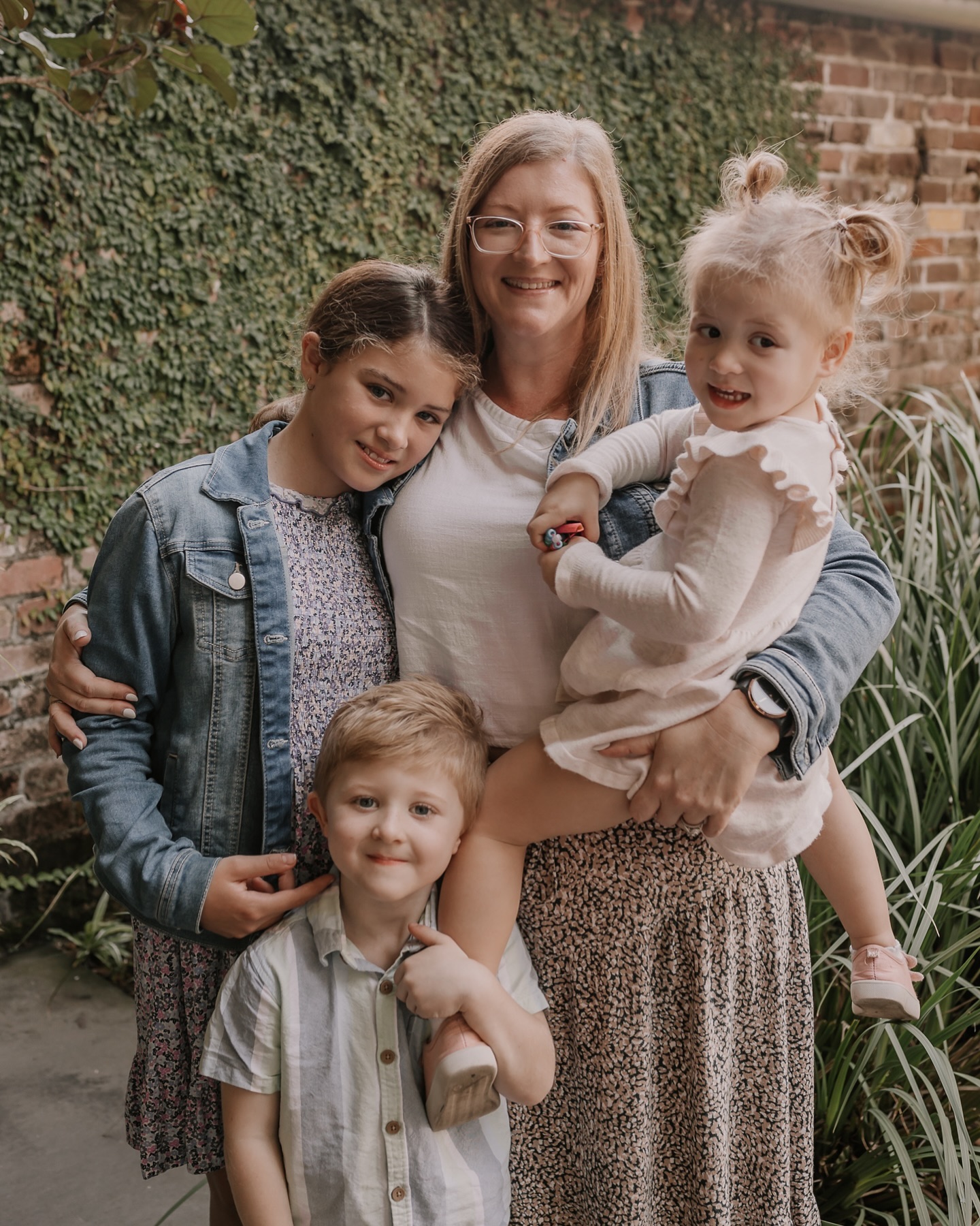 Happy Mother’s day my beautiful friends 🫶🏼
I hope you spent the day worshipping the ground you walk on because you deserve it x
.
.
#reneejoannephotography #happymothersday #mothersday2024