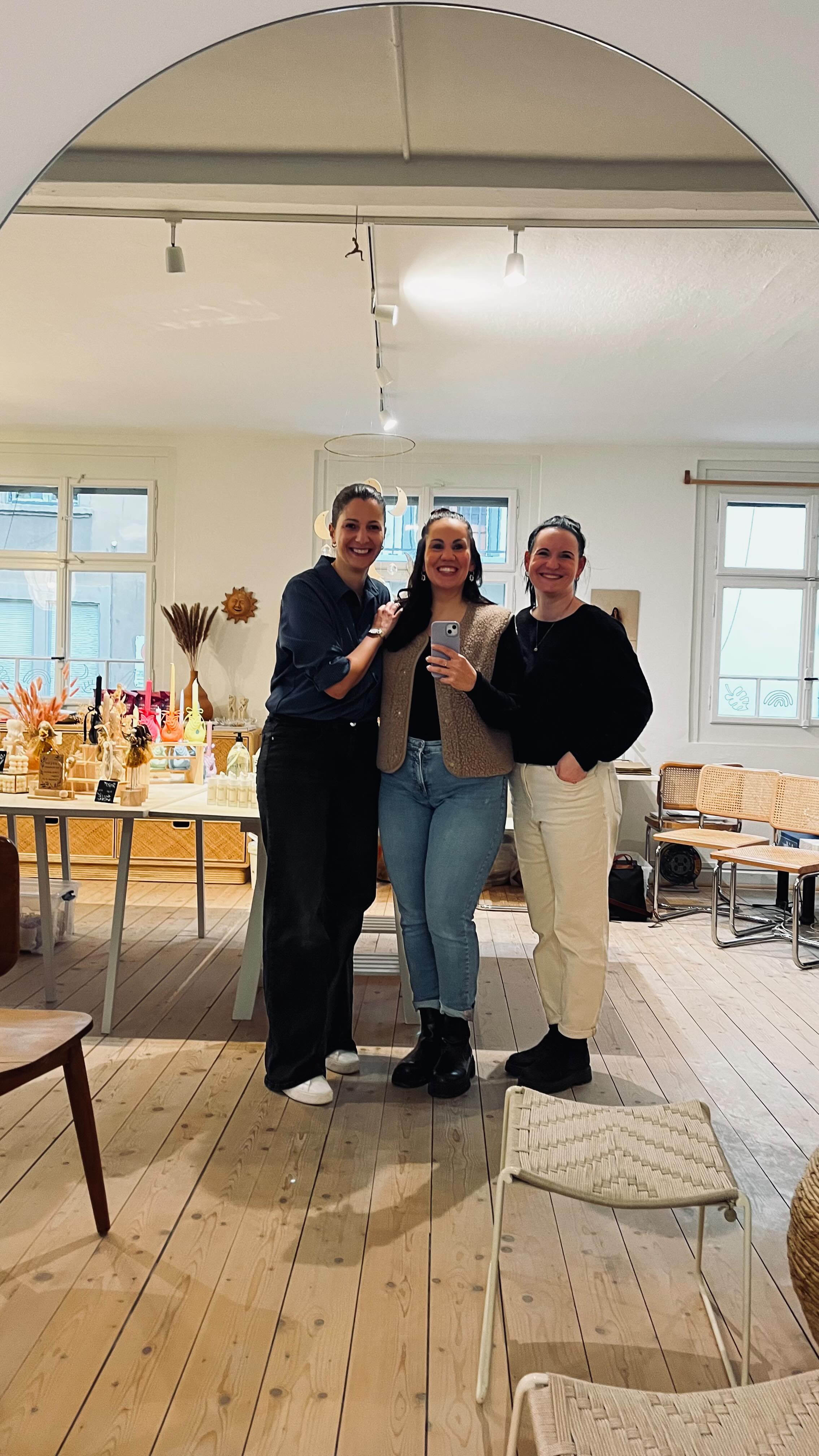 Danke von Herzen für die vielen Besuche und all die schönen Begegnungen. 🤍
Der Vormittag verging wie im Flug – mit tollen Gesprächen, ehrlichem Interesse und ganz viel positiver Energie. ✨
#planbcosmetics #laviaatelier #dankbar