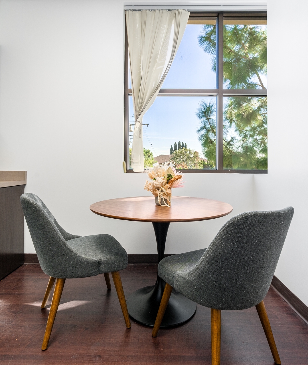 Where coffee breaks meet cozy vibes – our take on a medical staff haven. ☕️✨