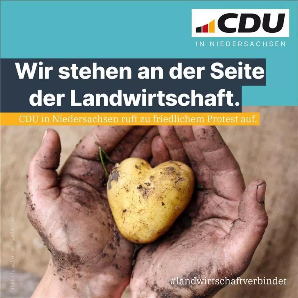 Die fehlerhafte Haushaltsplanung der #ampel darf nicht auf die Schultern der Landwirte abgewälzt werden! Es ist unverhältnismäßig, Einsparungen in der Landwirtschaft vorzunehmen, wenn andere Einsparungspotenziale dogmatisch abgelehnt werden. Die Landwirtschaft sichert die Unabhängigkeit und Fähigkeit zur eigenen Versorgung unseres Landes und sollte daher oberste Priorität haben.
Die Rücknahme des Endes der Kfz-Steuerbefreiung ist ein Schritt in die richtige Richtung und zeigt, dass die vergangenen Proteste wirksam waren. Doch auch die Streichung des Agrardiesels sollte vollständig zurückgenommen werden. Alternative Antriebe sind aktuell in der Landwirtschaft noch nicht wirtschaftlich sinnvoll einsetzbar. Die Streichung des Agrardiesels hat also keine andere Auswirkung, als die Landwirte bewusst zu belasten.
Wir unterstützen daher den friedlichen Protest der Landwirte und fordern die Ampel-Regierung auf, die Belastungen zurückzunehmen!
#unserherzfürjork
#landwirtschaft
