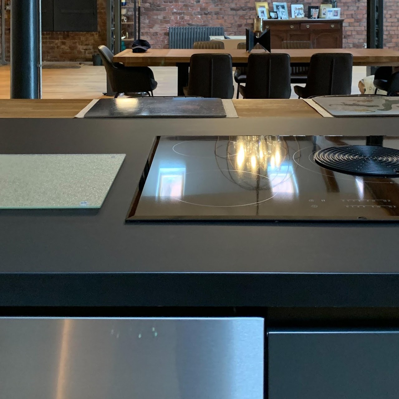 I am now taking bookings for spring deep cleans. It's not just one thing ticked off your list - it's 827782! Don't forget to include your oven so you don't smoke out the family when cooking your Easter lunch! 🧽✨