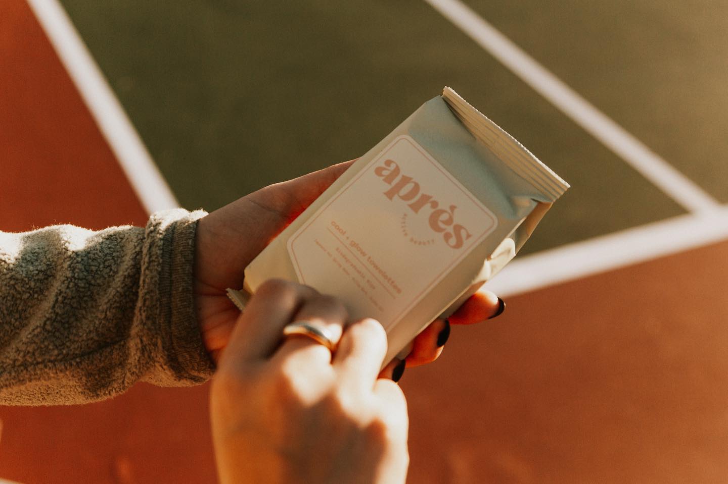 Go ahead, zoom in and take a closer look. Logo and packaging by us for one of our favorite beauty clients.
📷: @heinersdorff_media
-
-
#moodboard #brandingagency #branddevelopment #branding #packagingdesign #editorial #editorialdesign #designstudio #graphicdesigner #branding #creative #brand #agency #design #instagram #insta #graphic #instagood #brandidentity #brandingagency #branding #brandingworks #branddesign #branddesigner #graphicdesign #graphics #brandingworks #brandidentity #brand