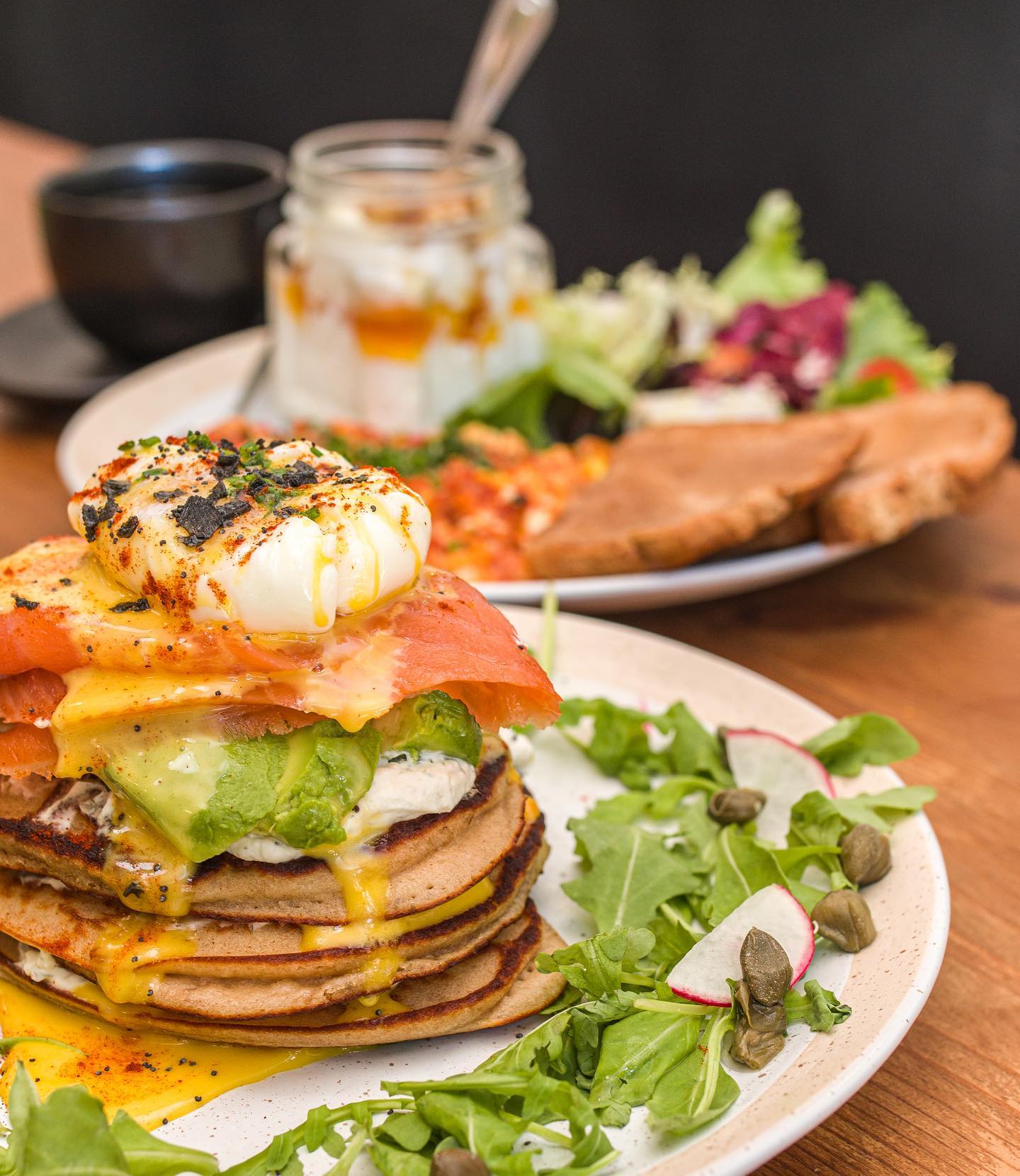 Felices de estar abiertos de nuevo con cocina continua de 12:00 a 21:30 y con la carta completa!! Seguimos tambieĚn con el servicio de delivery de 13:00 a 15:30 y de 19:00 a 21:30. Reservar o hace tu pedido para domicilio con antelacioĚn đâ¤ď¸
.
.
.
Photo de: @barcelona_barcelona
#singluten #barcelona #brunchbarcelona #restaurantesbarcelona #repartosostenible #glutenfree #ecologico #weareback