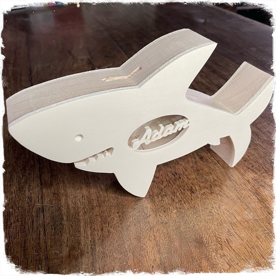 Une tirelire qui ne manque pas de mordant… pour un petit Adam !!! #requin #shark #tirelire #piggybank
