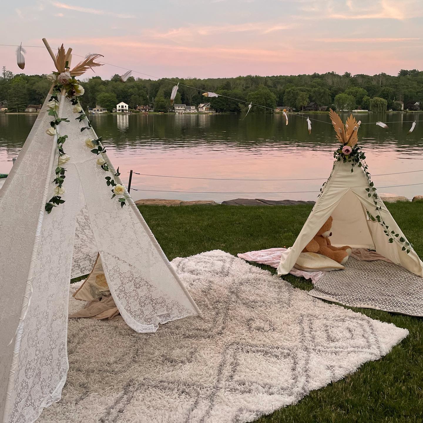 ✨Pink Sunsets forever✨#rockandstone #teepeehangouts #cozycorners #summersolsticeforever #goldenfeathers #campwildflower #createyourownoasis