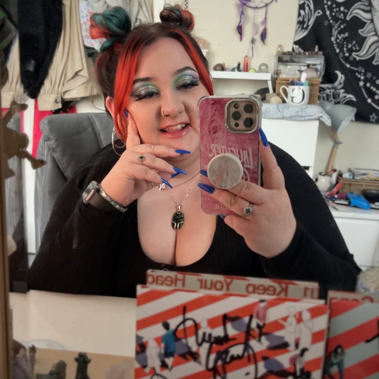 Occasionally I can look nice. Okay, mental health is terrible currently but we’re rolling with it. Hoping to have some blog posts up in the next couple of days! Promise I will be back for good soon!
#discoverunder5k #discoverunder10k #blogger #Nottingham #musicblogger #alternative #altgirl #bpd #mentalhealth