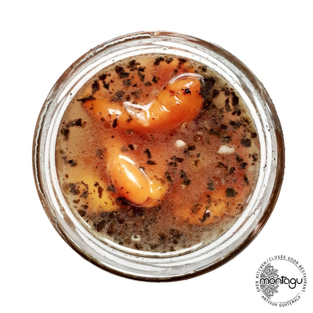 Mini Chiles Morrones con especies.
-
-
-#preserves #conservas #encurtidos #jalapeno #pickle #jar #chiles #spicy #guatefood #guatefoodies #guatemala #local #artesanal #caning #honestfood #montagu #antiguaguatemala #soy502 #catalog #delivery #montaguantigua #kitchen #food #veggie #yummy #cookmypassion #online #loveforguate #ordernow